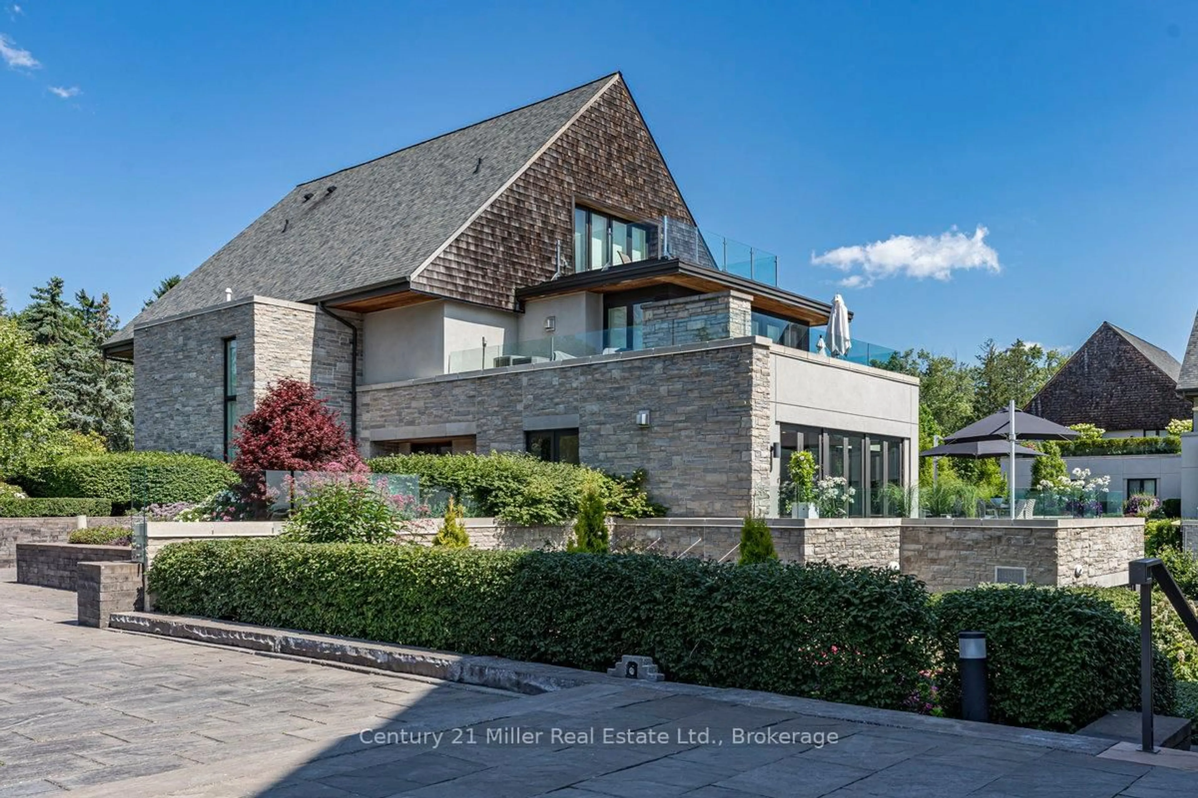 Home with brick exterior material, unknown for 10 Maple Grove Dr #26, Oakville Ontario L6J 0E1