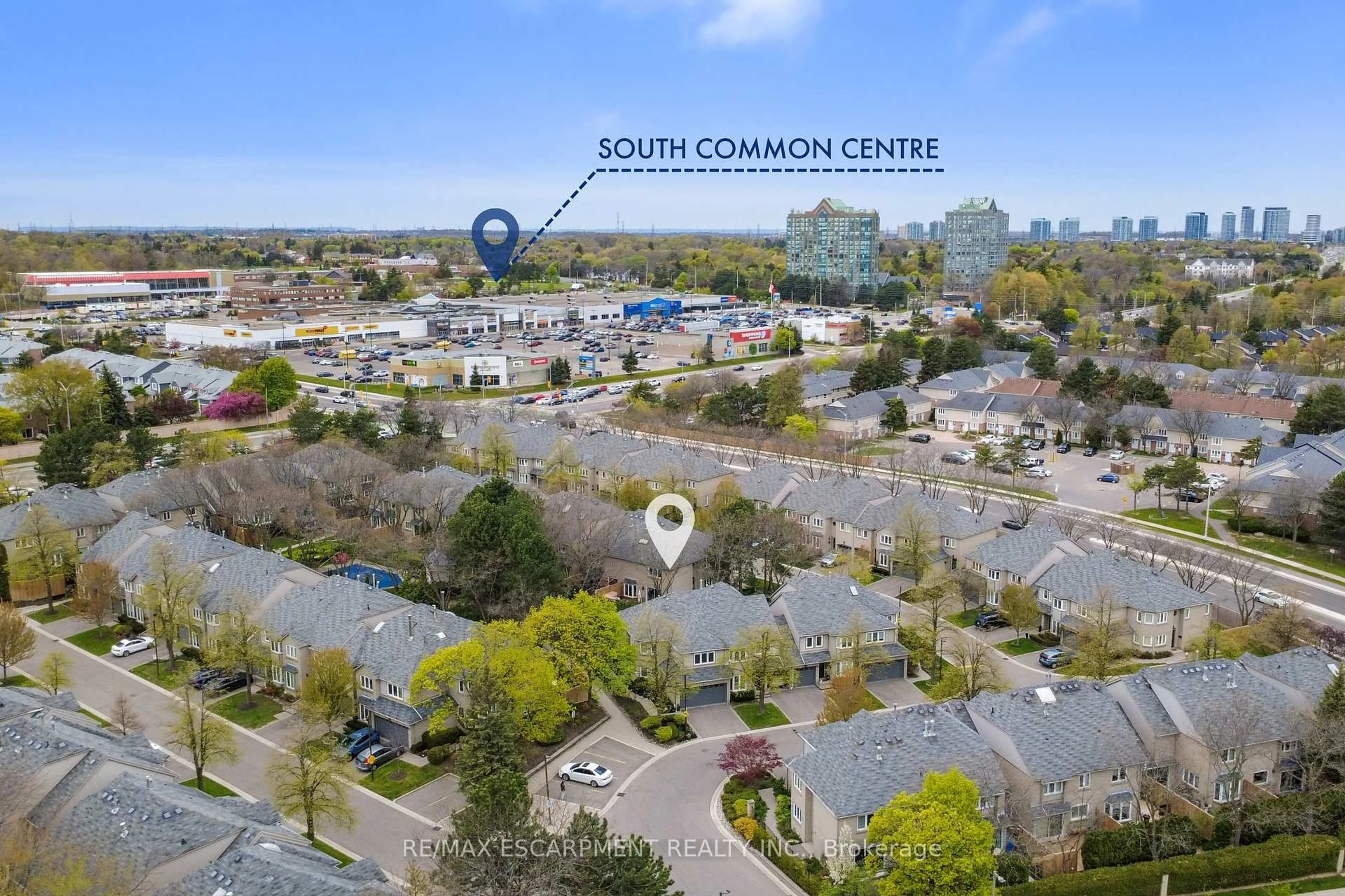 A pic from outside/outdoor area/front of a property/back of a property/a pic from drone, mountain view for 3420 South Millway #27, Mississauga Ontario L5L 3V4
