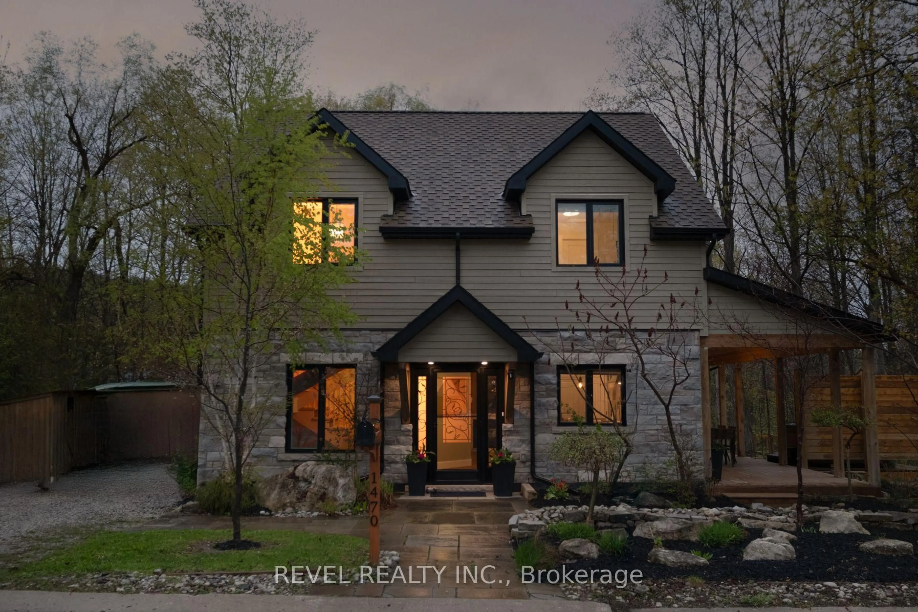 Home with brick exterior material, street for 1470 Queen St, Caledon Ontario L7K 0E4