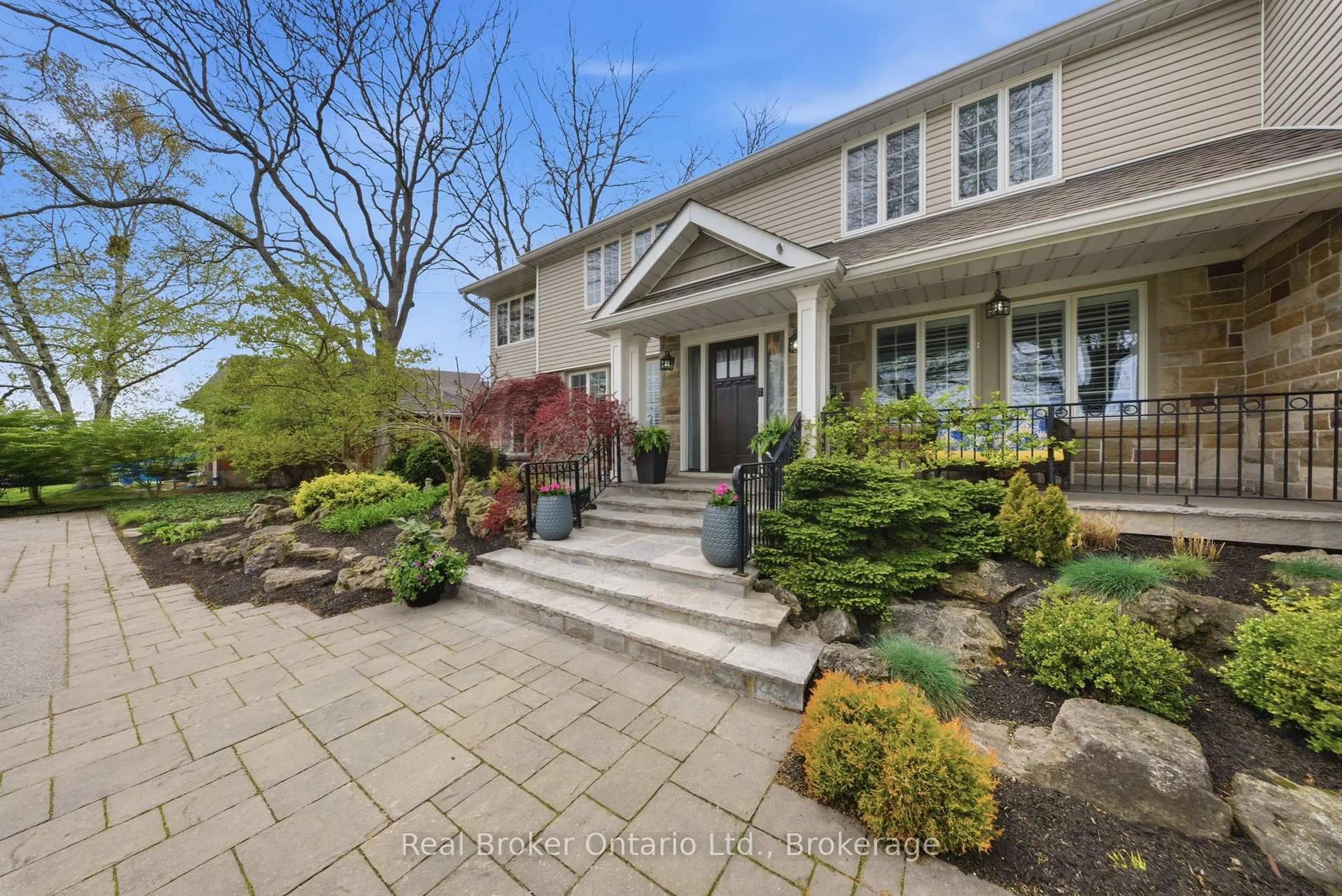 Unknown for 383 North Shore Blvd, Burlington Ontario L7T 1A9