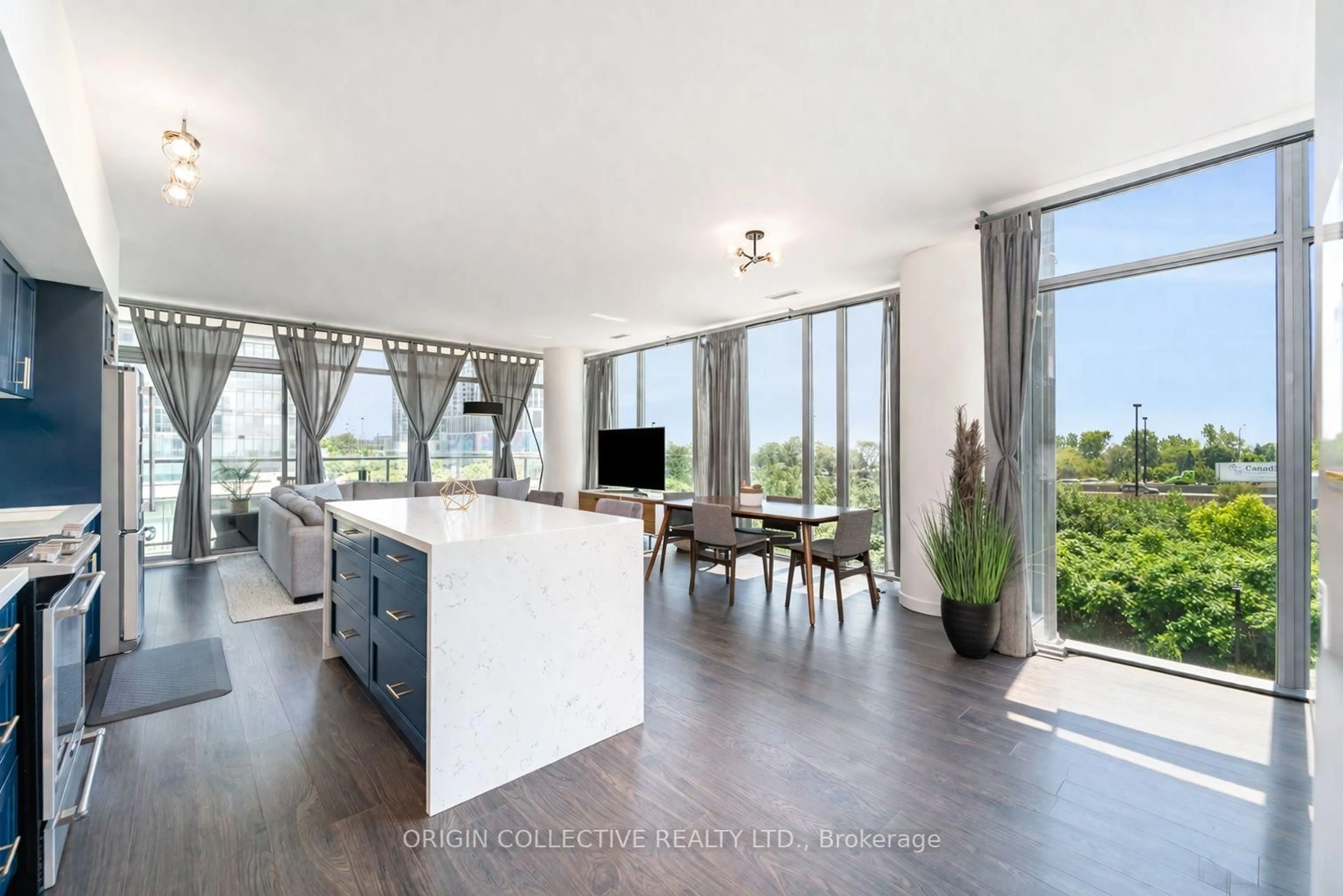 Unknown for 105 The Queensway Ave #302, Toronto Ontario M6S 5B5