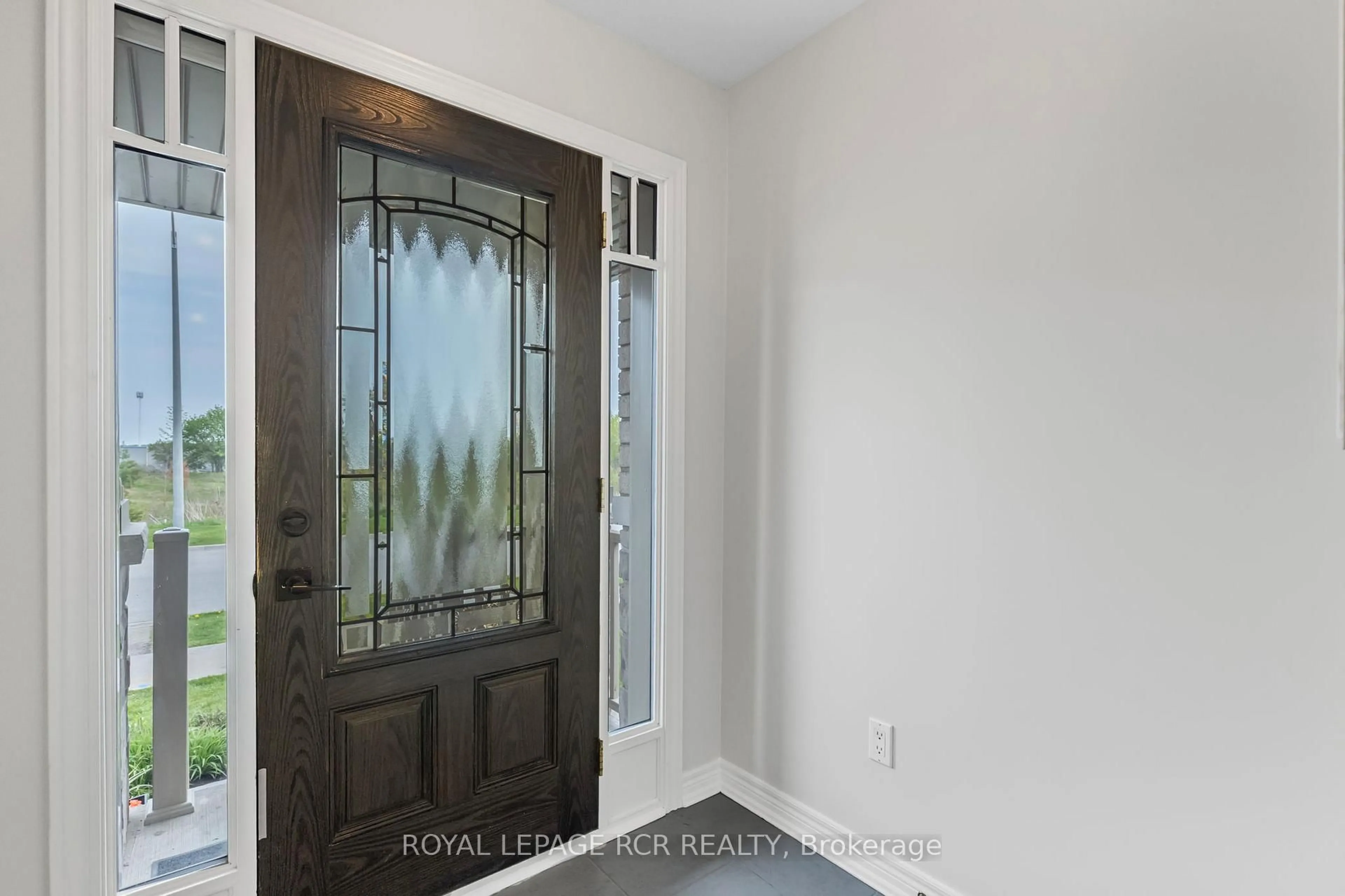 Indoor entryway for 75 Winterton Crt, Orangeville Ontario L9W 5H8