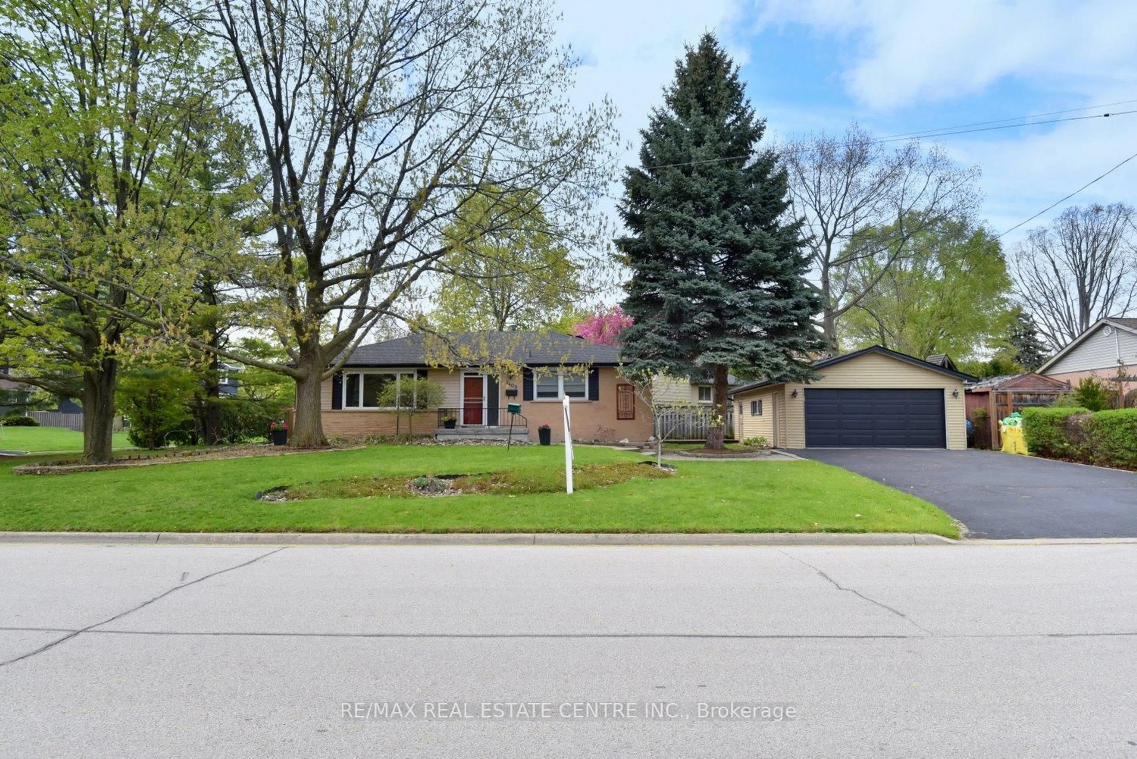 Unknown for 5409 Croydon Rd, Burlington Ontario L7L 3J2