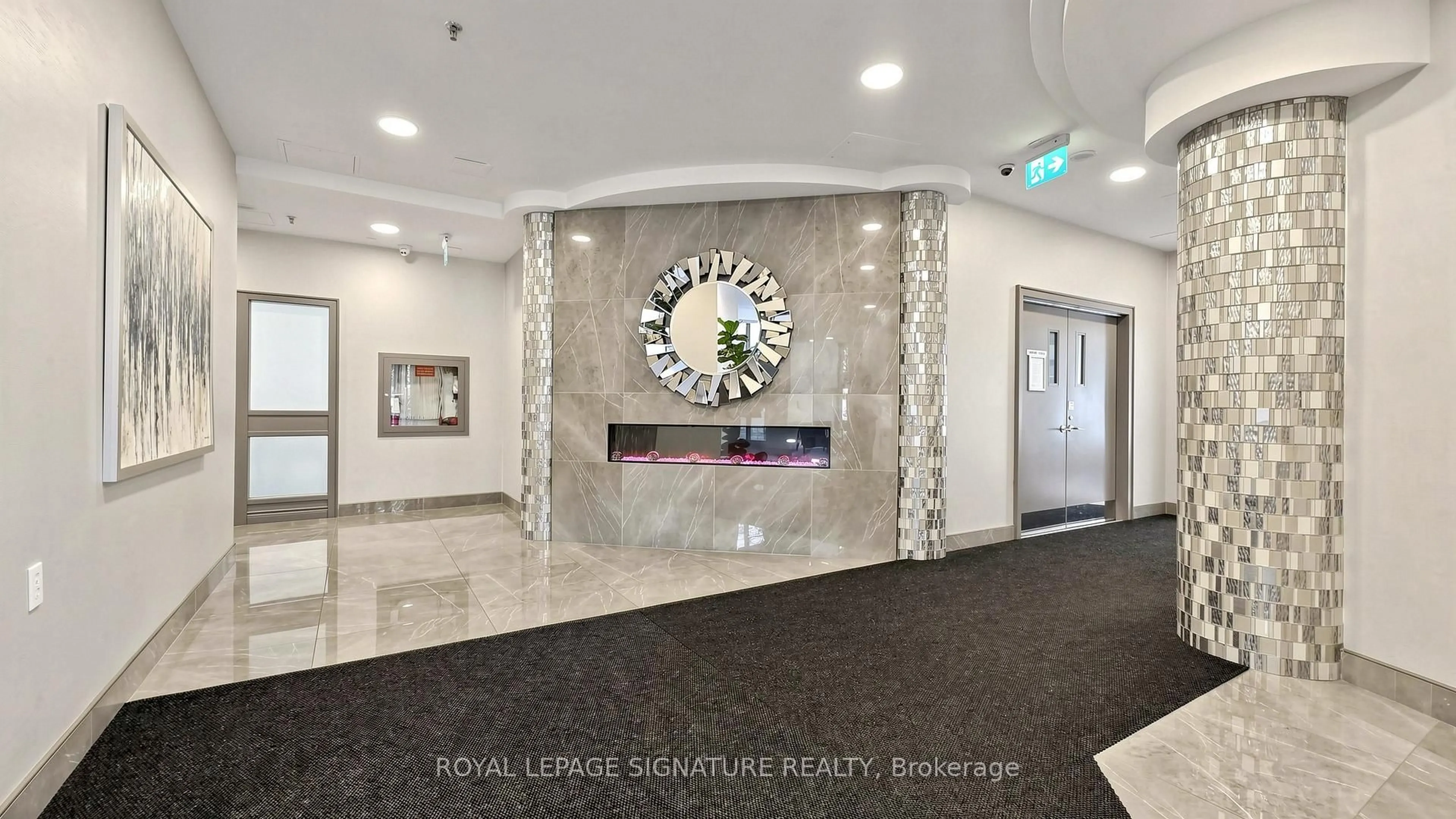 Lobby for 200 Burnhamthorpe Rd #1501, Mississauga Ontario L5A 4L4