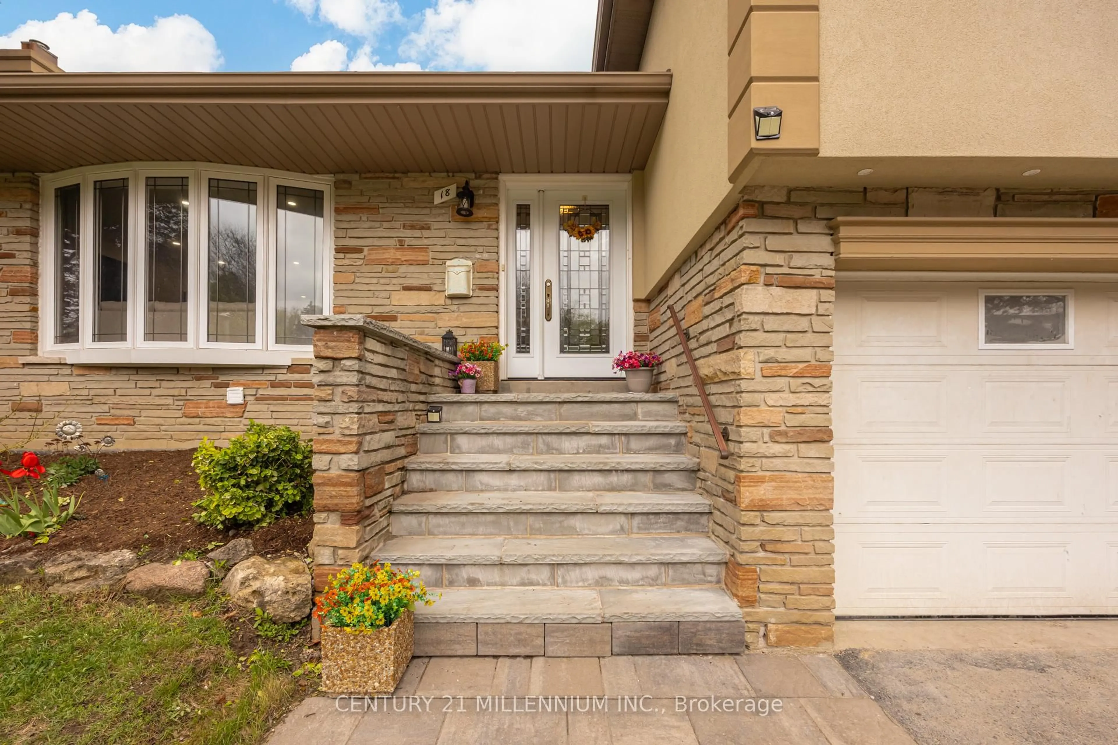 Unknown for 18 Ridgehill Dr, Brampton Ontario L6Y 2C4