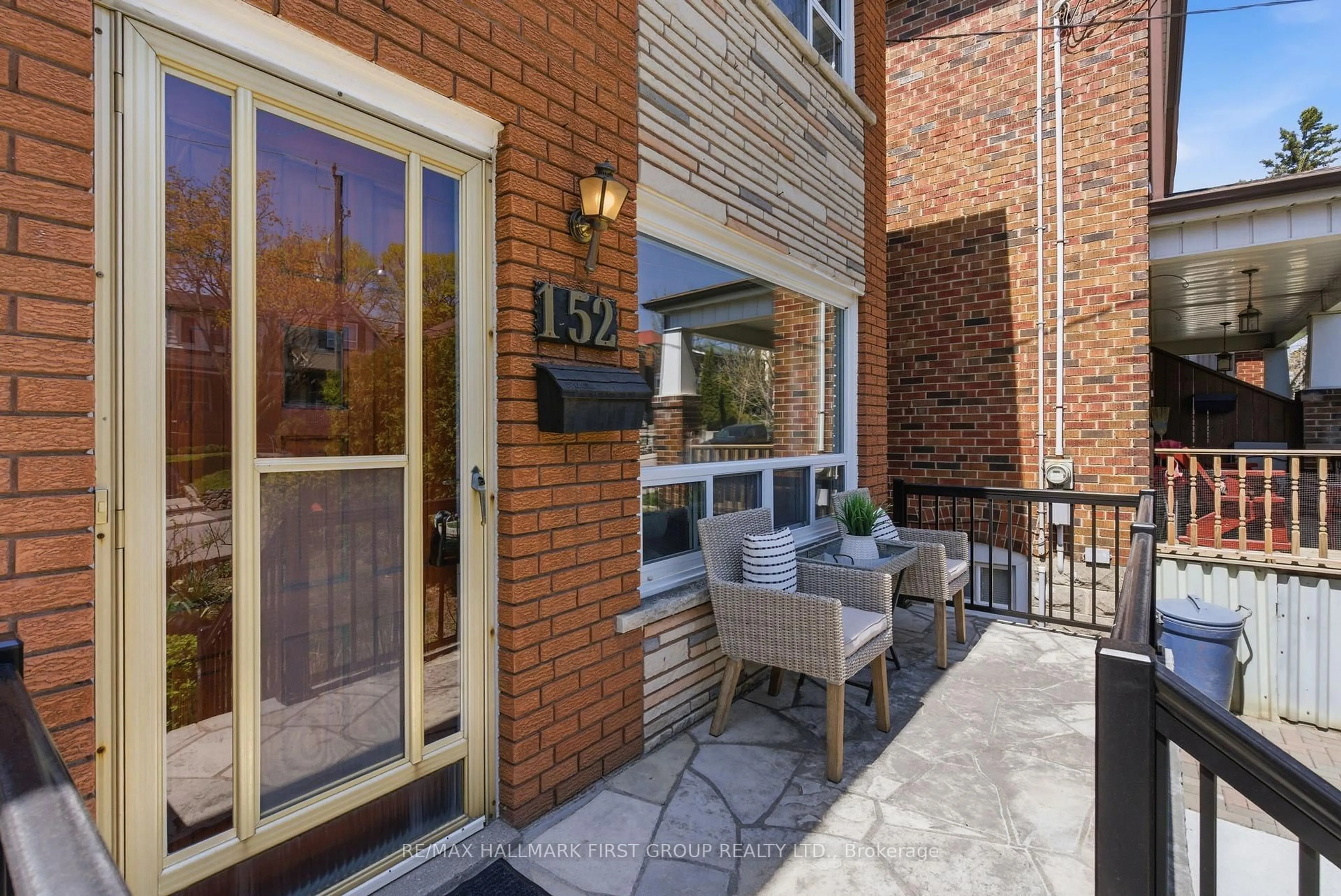 Patio, street for 152 MCROBERTS Ave, Toronto Ontario M6E 4P5
