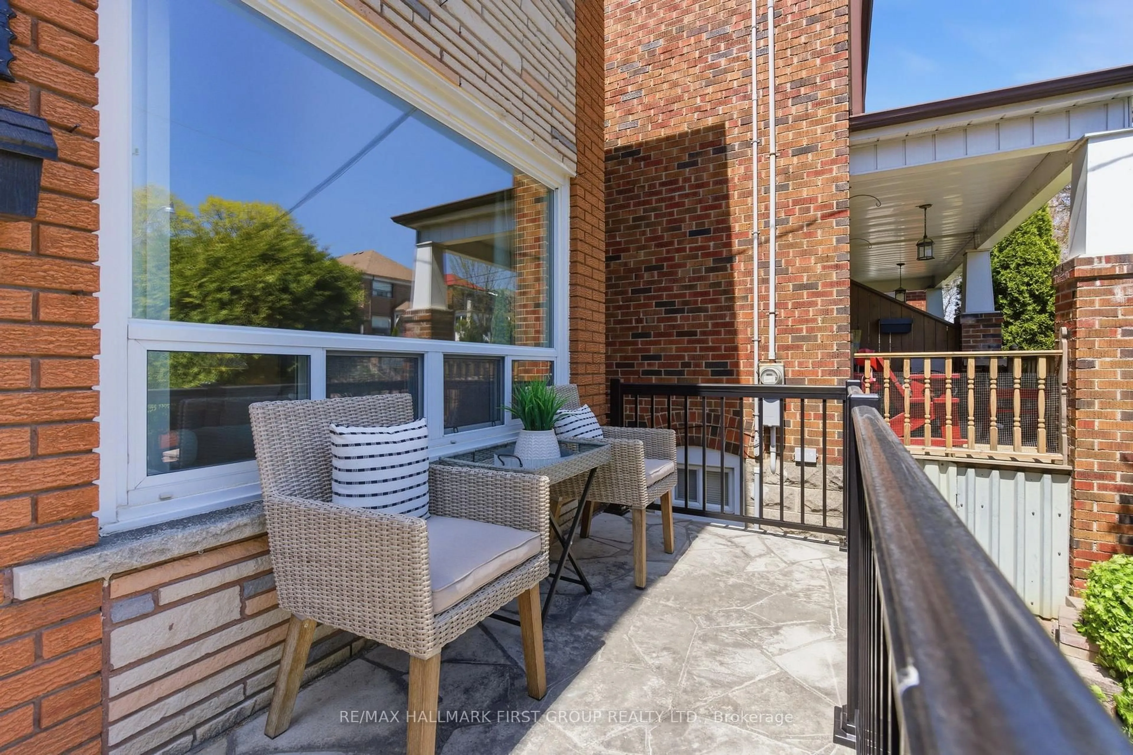Patio, street for 152 MCROBERTS Ave, Toronto Ontario M6E 4P5