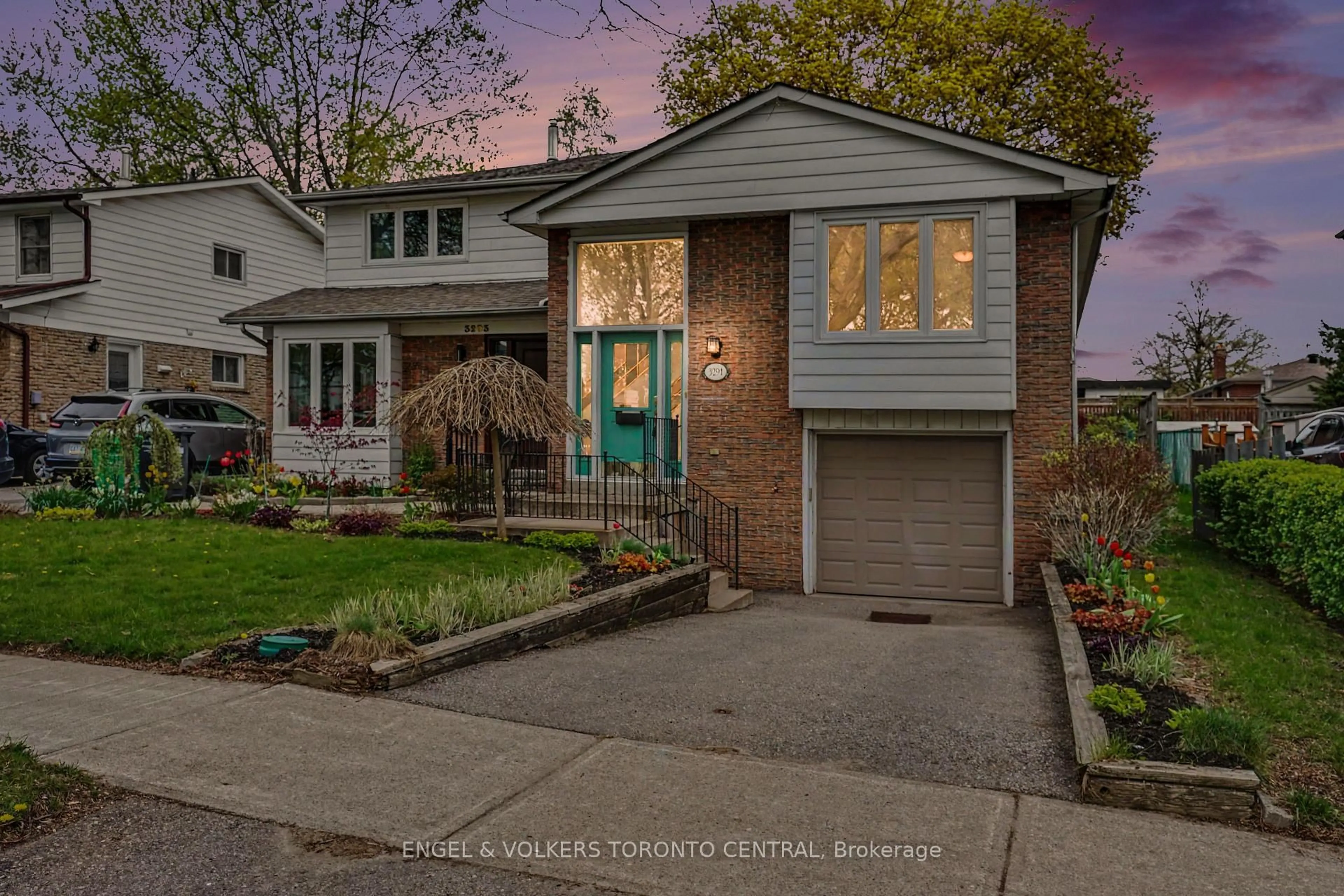 Home with brick exterior material, street for 3291 Candela Dr, Mississauga Ontario L5A 2V1