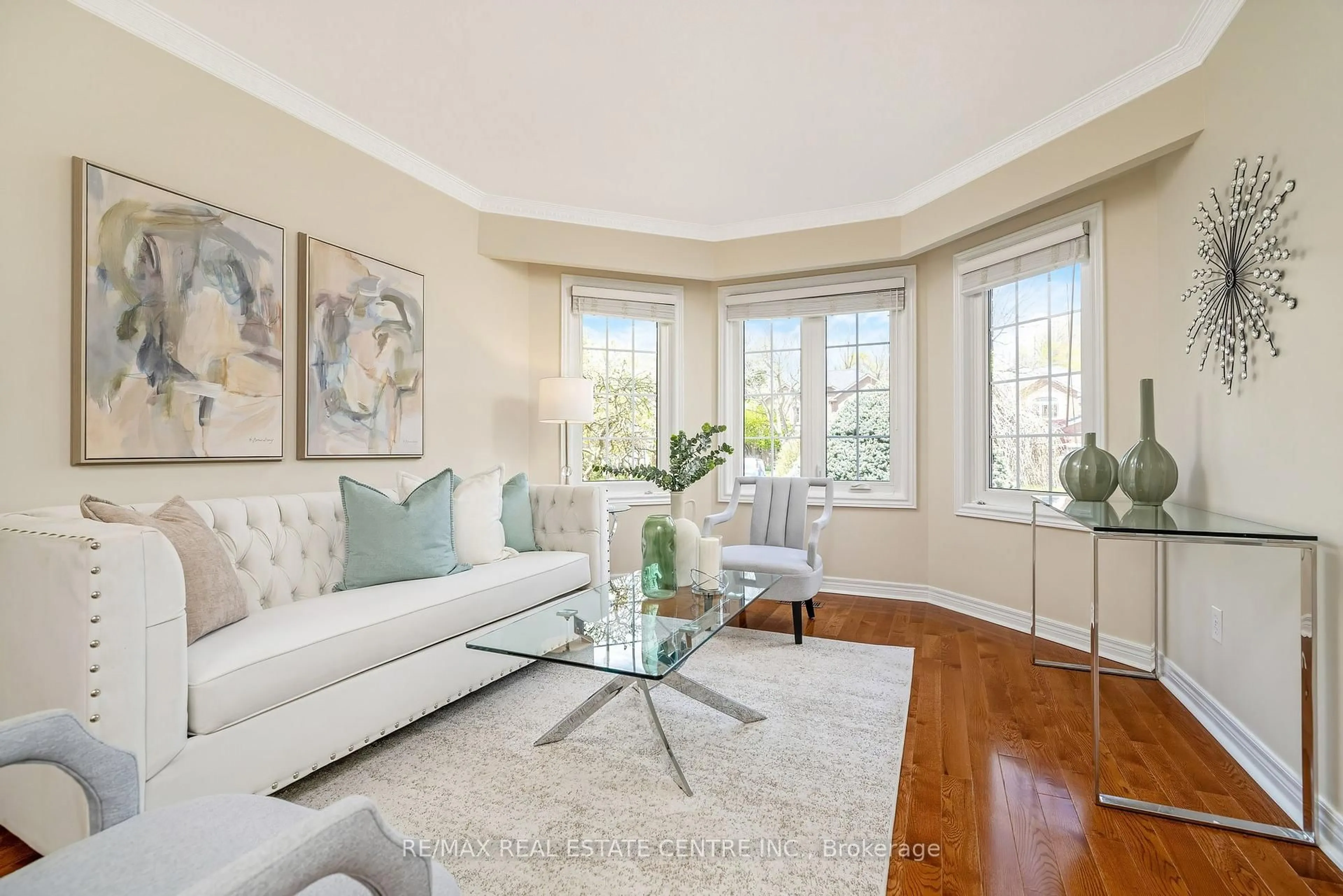 Living room with furniture, unknown for 48 Samuel Cres, Halton Hills Ontario L7G 5H3