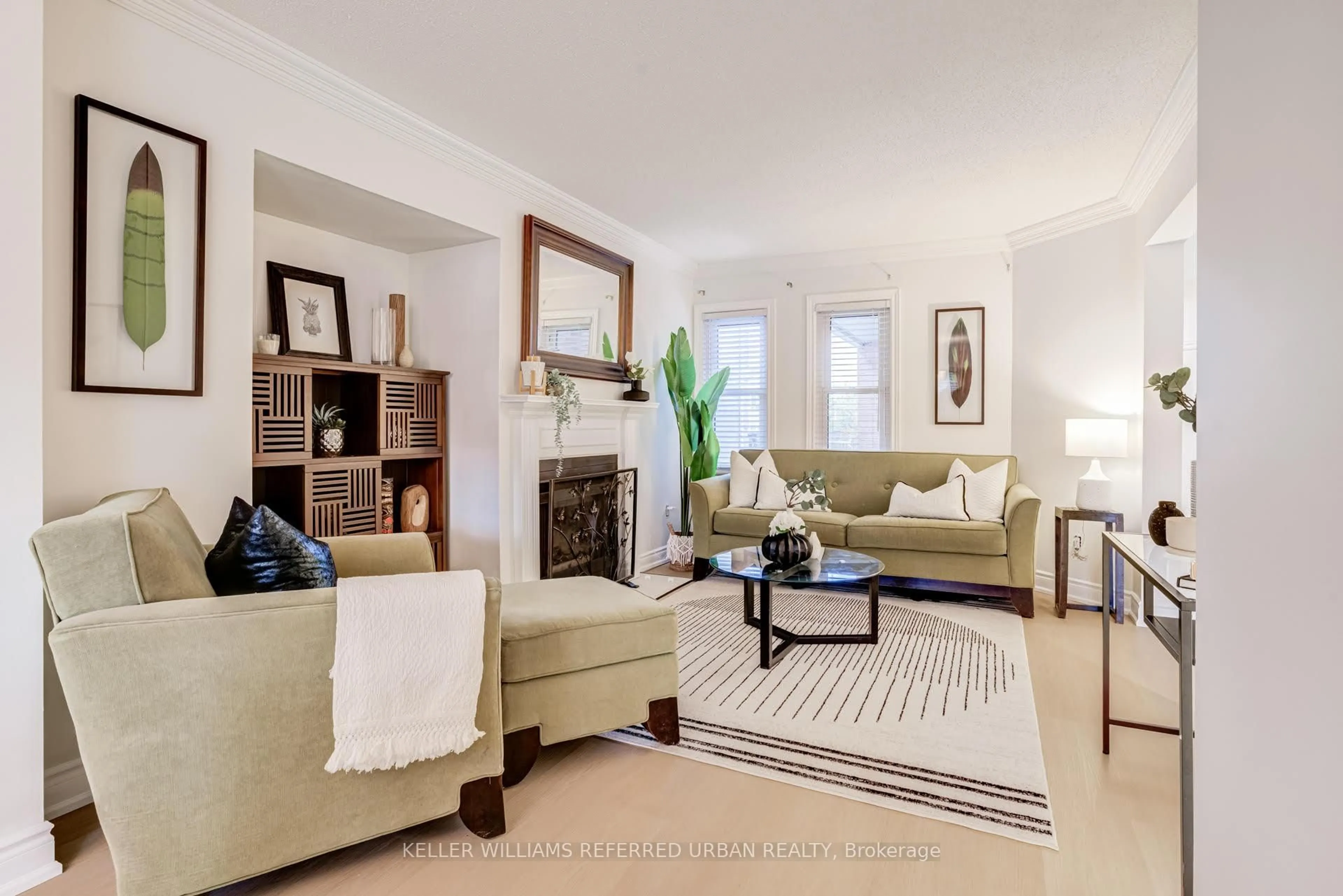 Living room with furniture, unknown for 1370 Hazel McCleary Dr, Oakville Ontario L6J 7B1