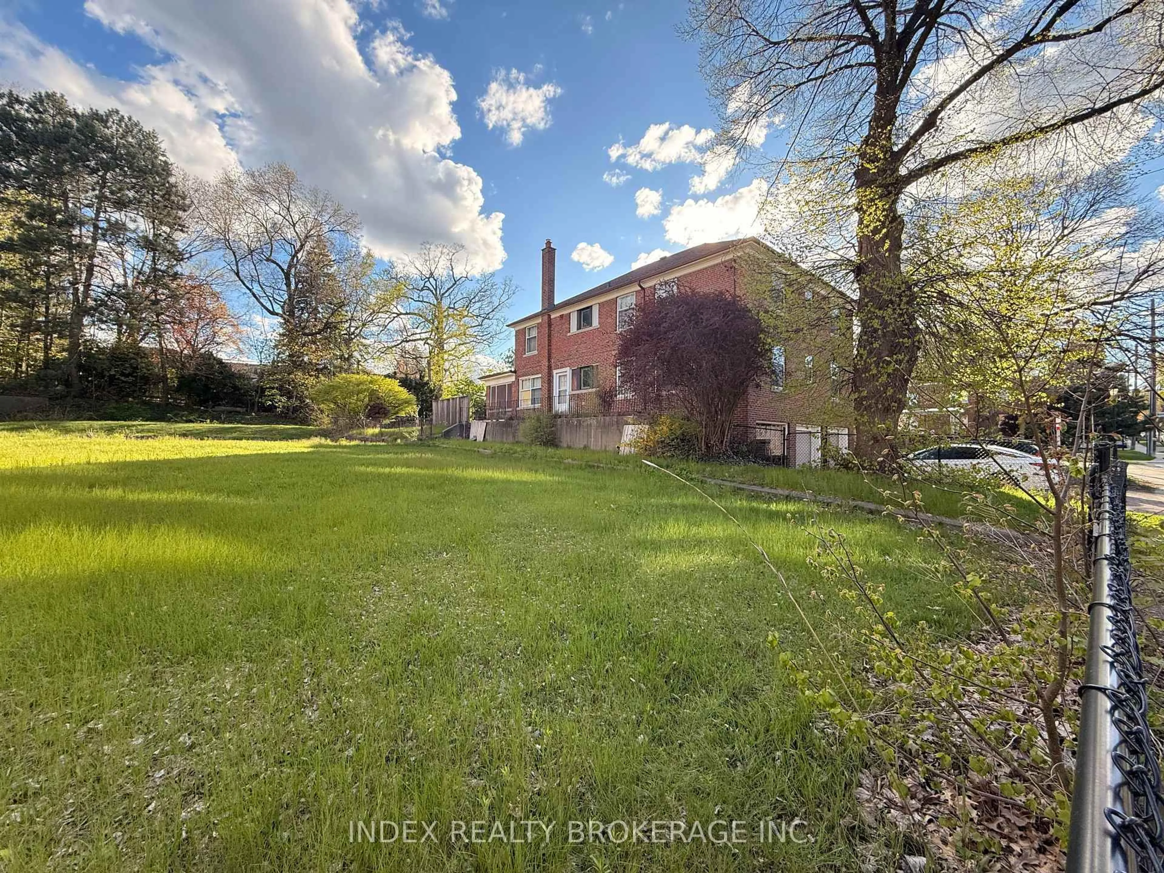 A pic from outside/outdoor area/front of a property/back of a property/a pic from drone, unknown for 21 Anglesey Blvd, Toronto Ontario M9A 3B4