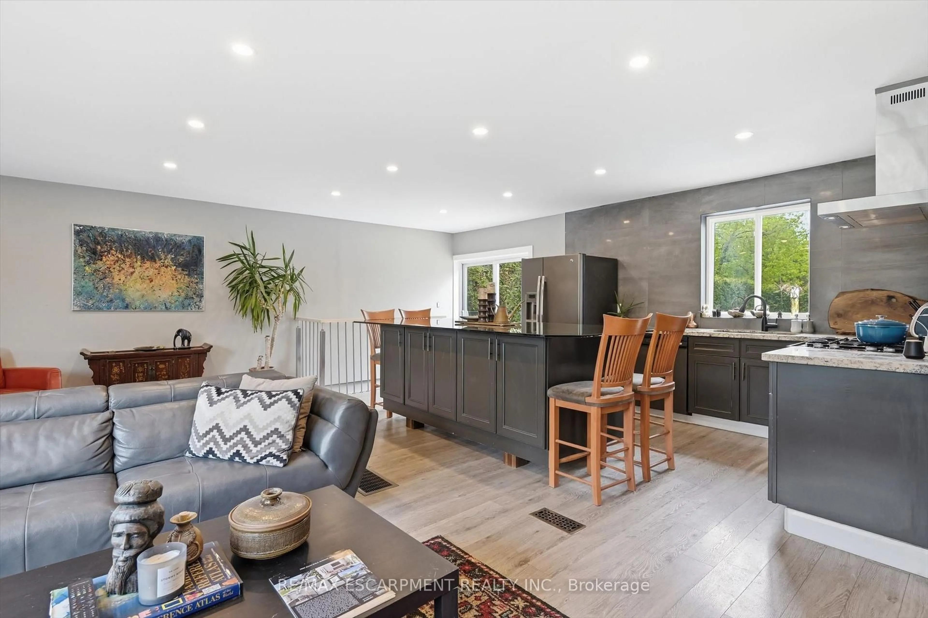Open concept kitchen, unknown for 2330 Alma Dale Ave, Burlington Ontario L7P 1S3