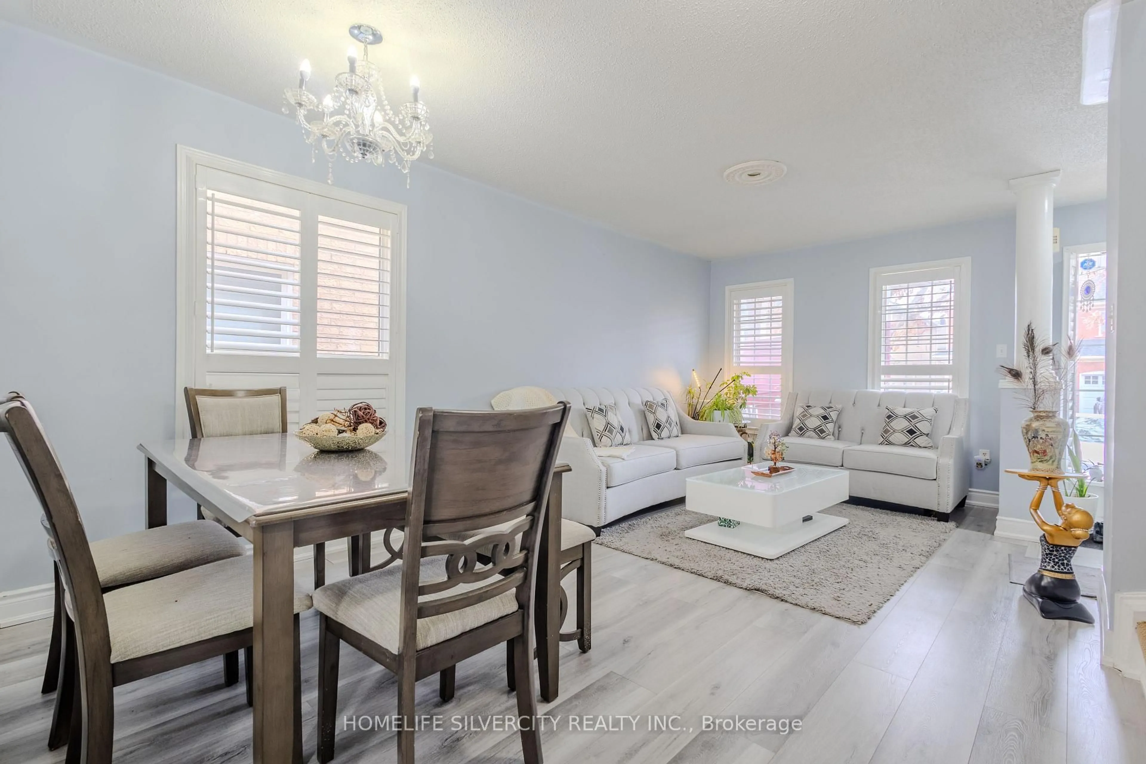 Dining room, unknown for 57 Saintsbury Cres, Brampton Ontario L6R 2V9