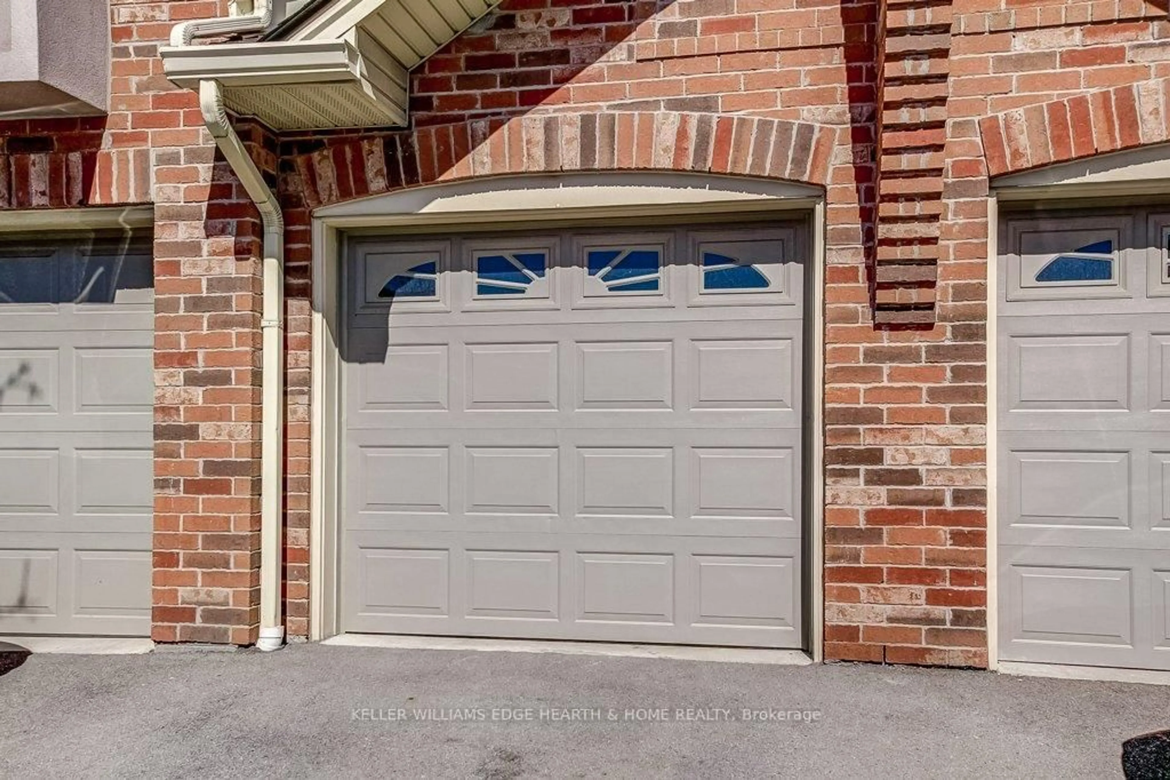 Indoor garage for 4045 Upper Middle Rd #41, Burlington Ontario L7M 4S9