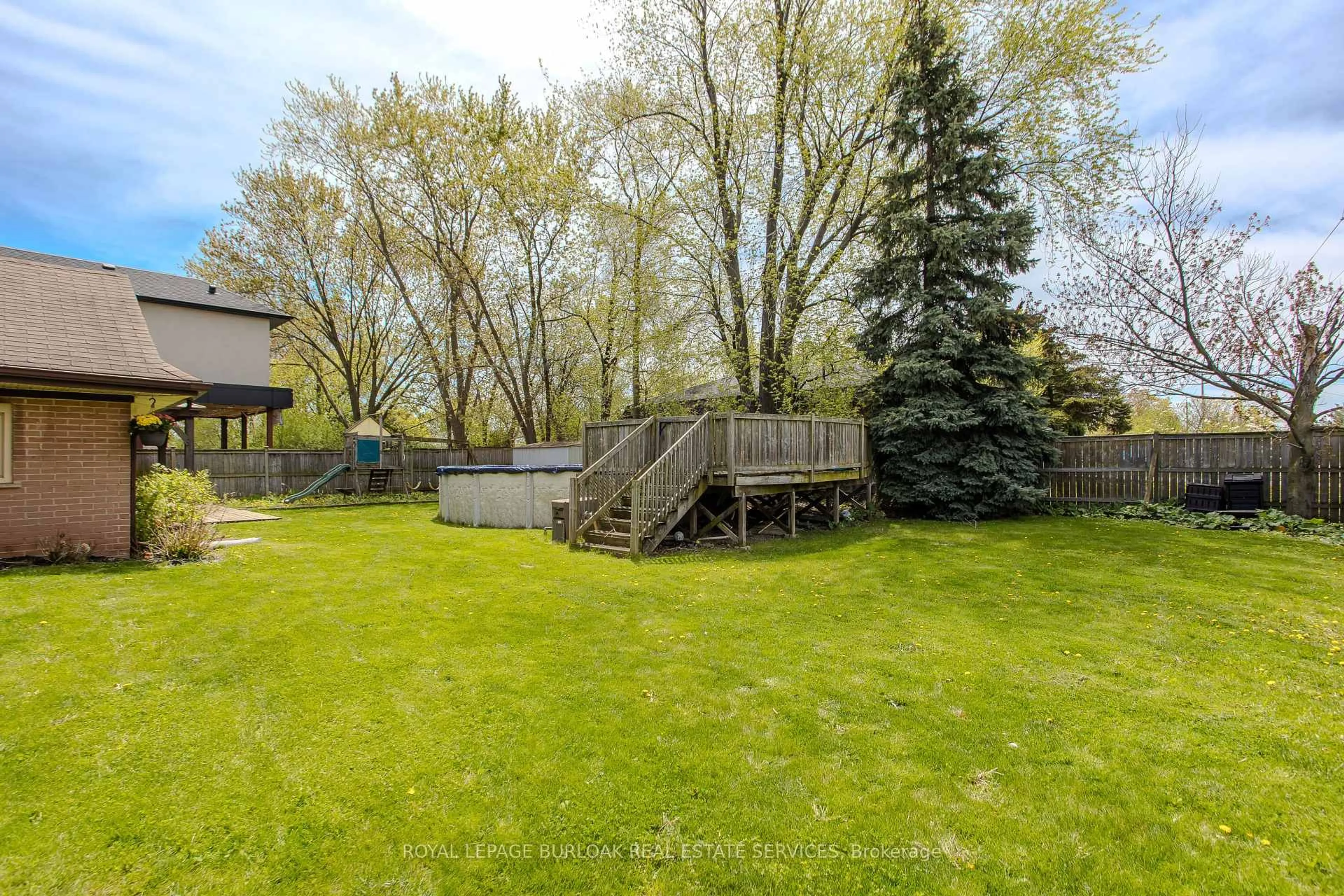 Patio, unknown for 482 Sherin Dr, Oakville Ontario L6L 4J5