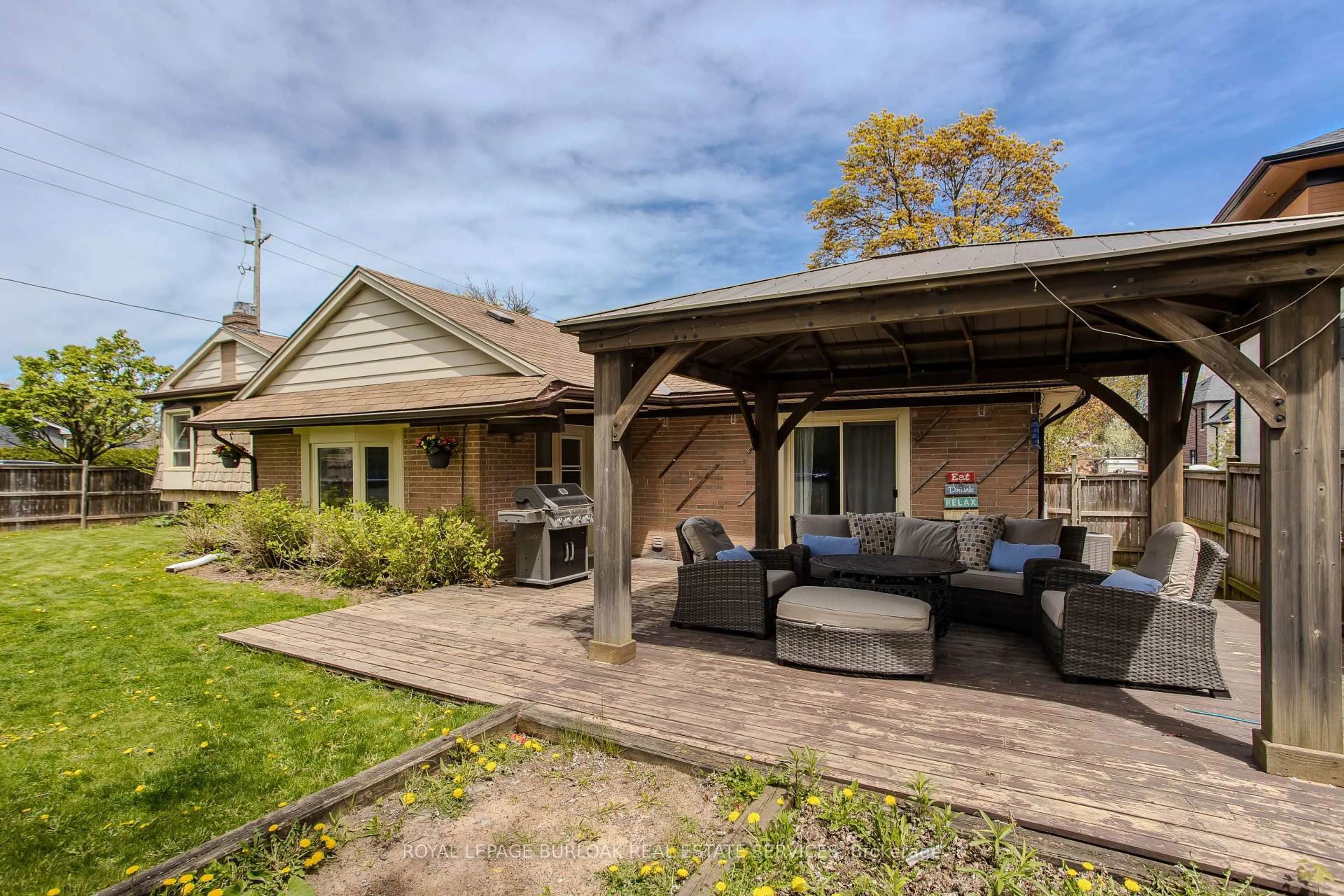 Patio, unknown for 482 Sherin Dr, Oakville Ontario L6L 4J5