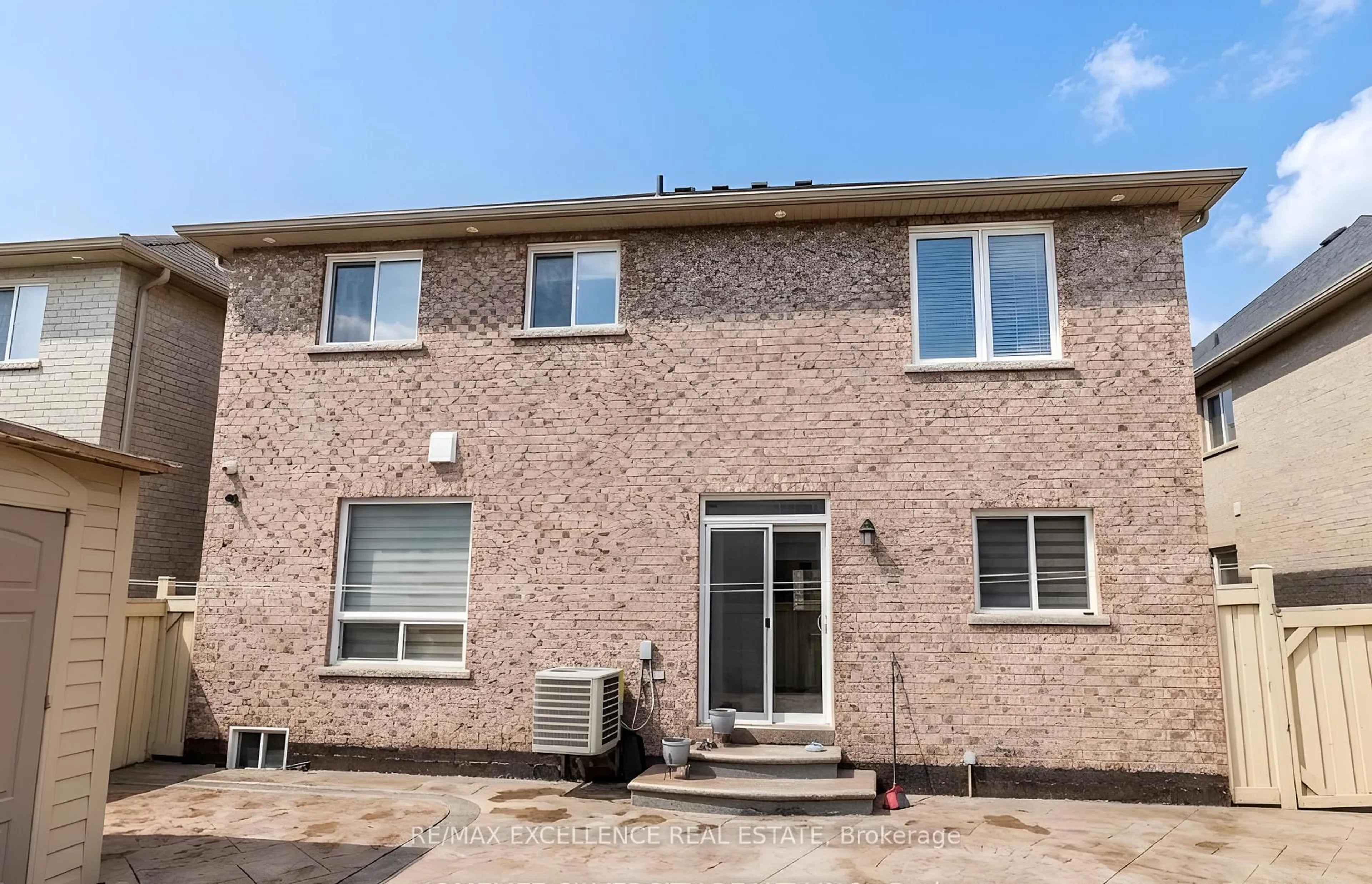 Home with brick exterior material, street for 6 Runnymede Cres, Brampton Ontario L6R 0L3