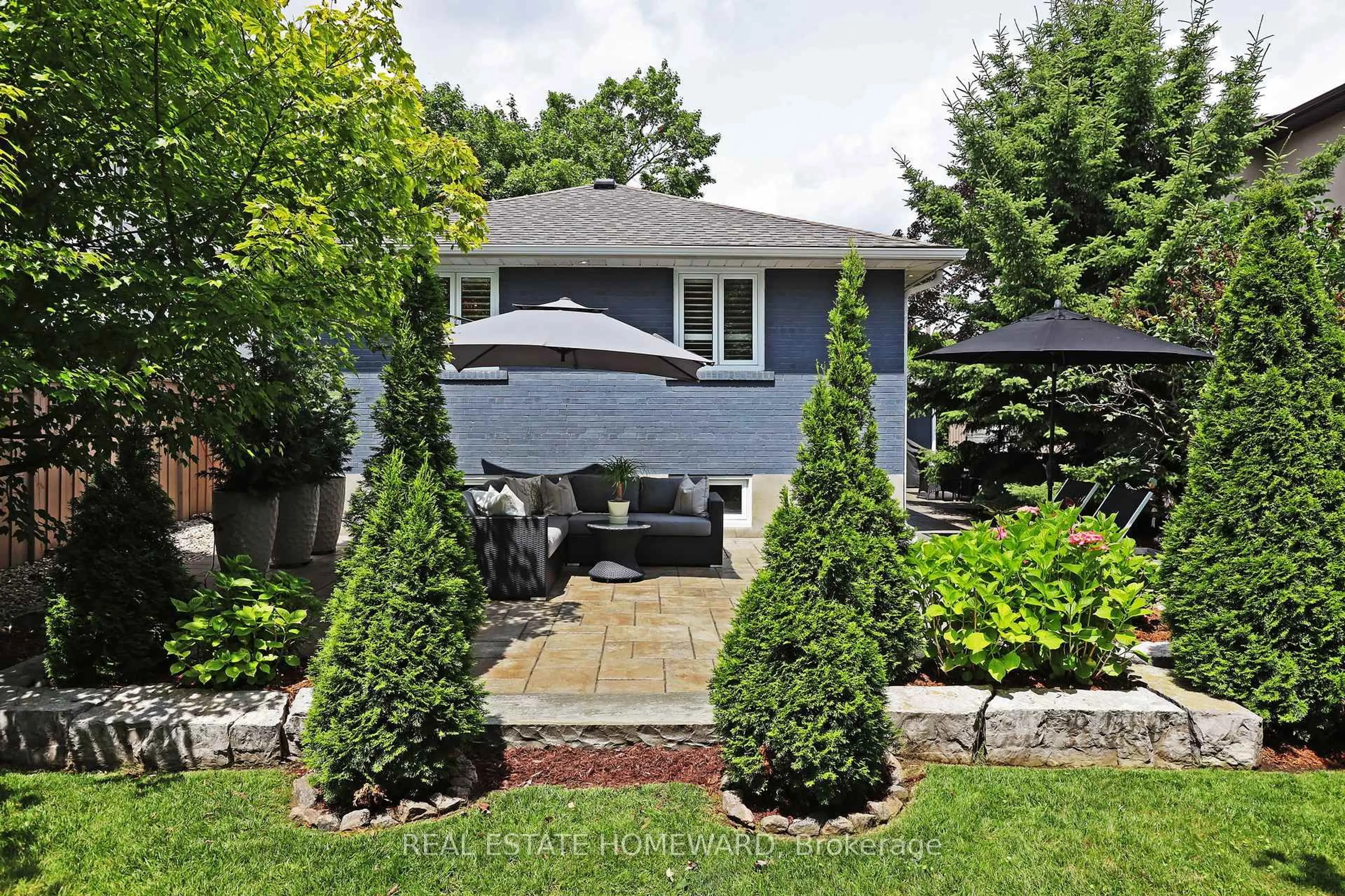 Patio, street for 49 Greenfield Dr, Toronto Ontario M9B 1H2
