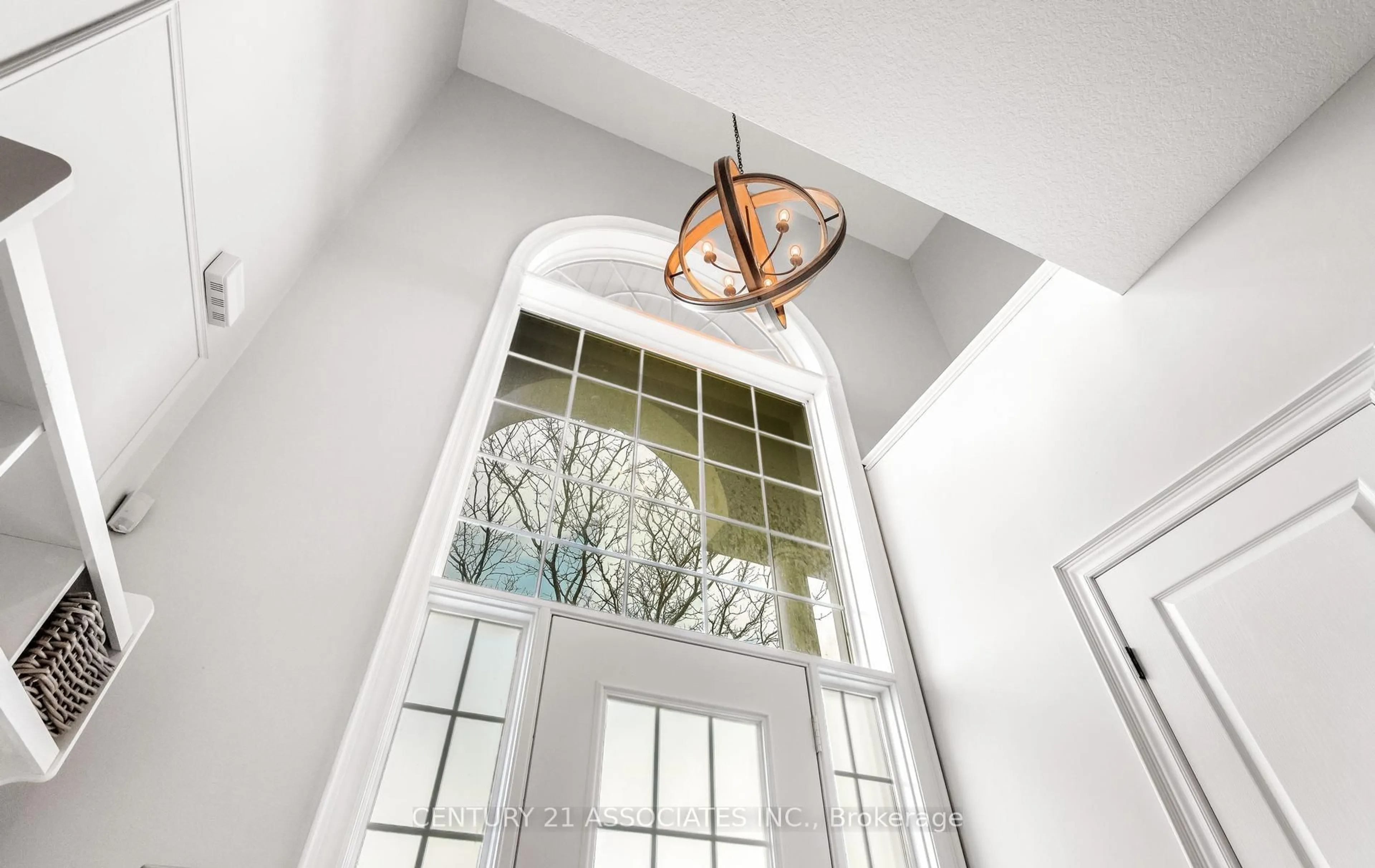 Indoor entryway for 2471 Millstone Dr, Oakville Ontario L6M 0H6