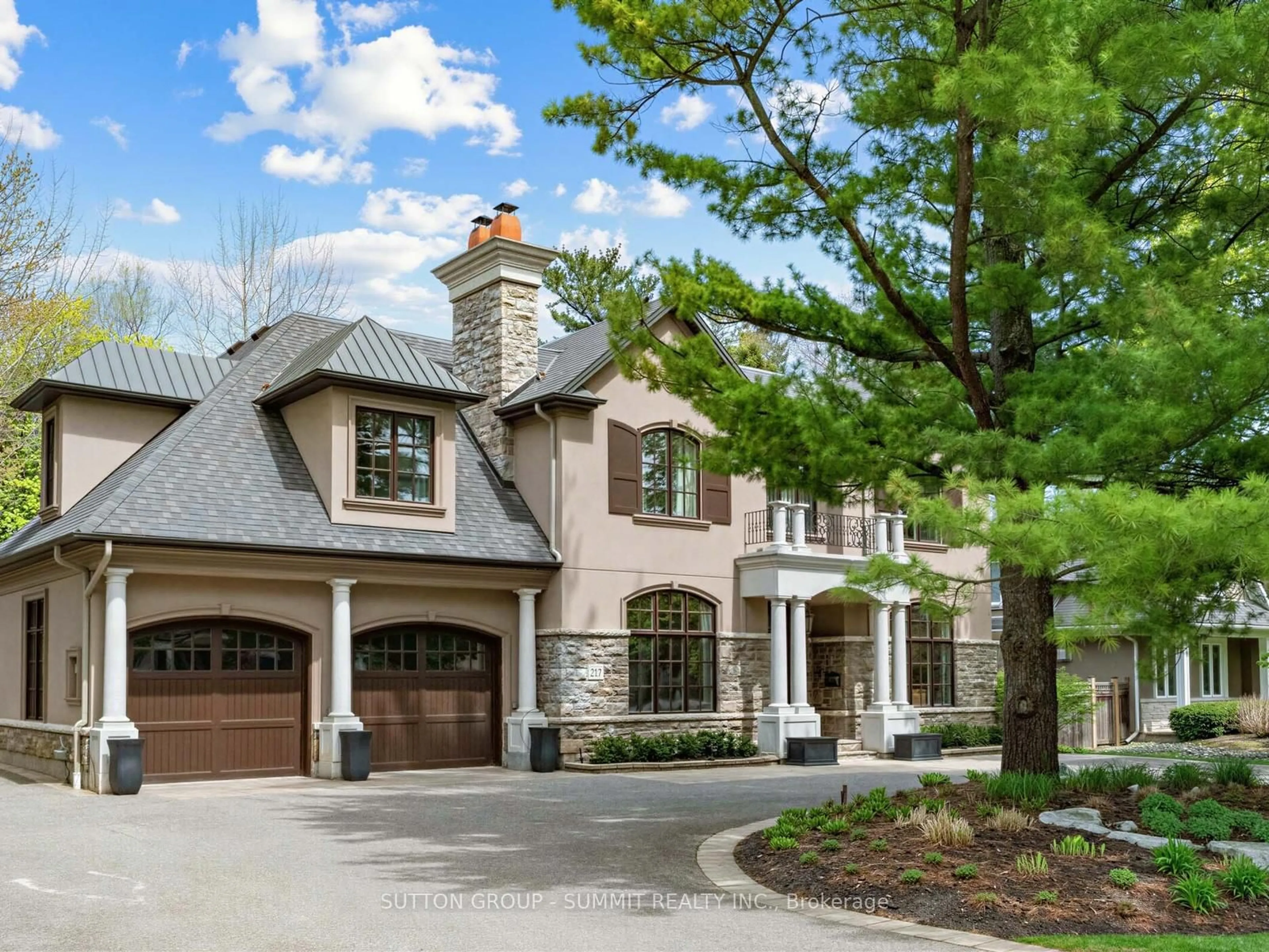 Home with brick exterior material, street for 217 Eastcourt Rd, Oakville Ontario L6J 4Y5
