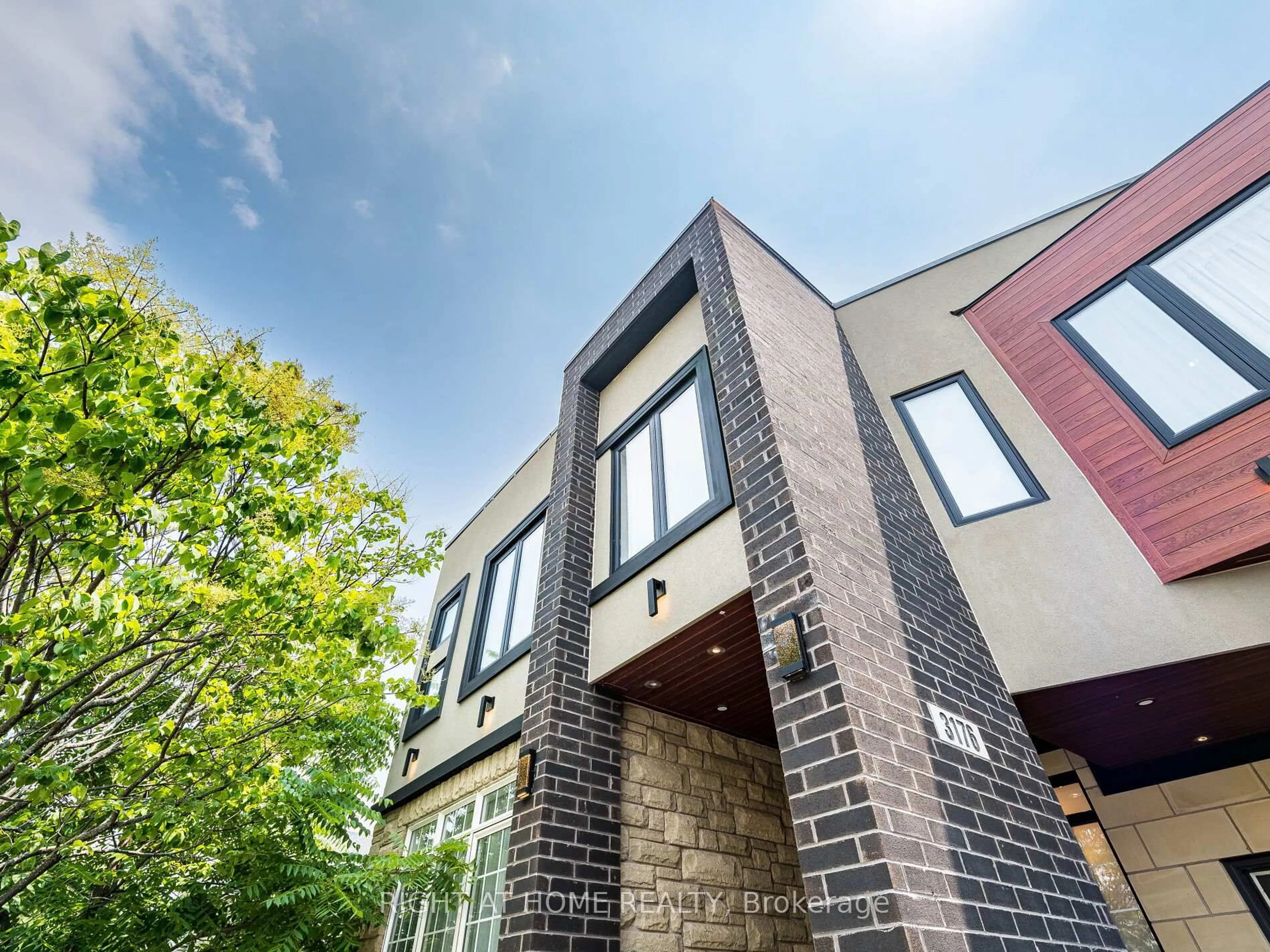 Home with brick exterior material, unknown for 3176 Stocksbridge Ave, Oakville Ontario L6M 0A7