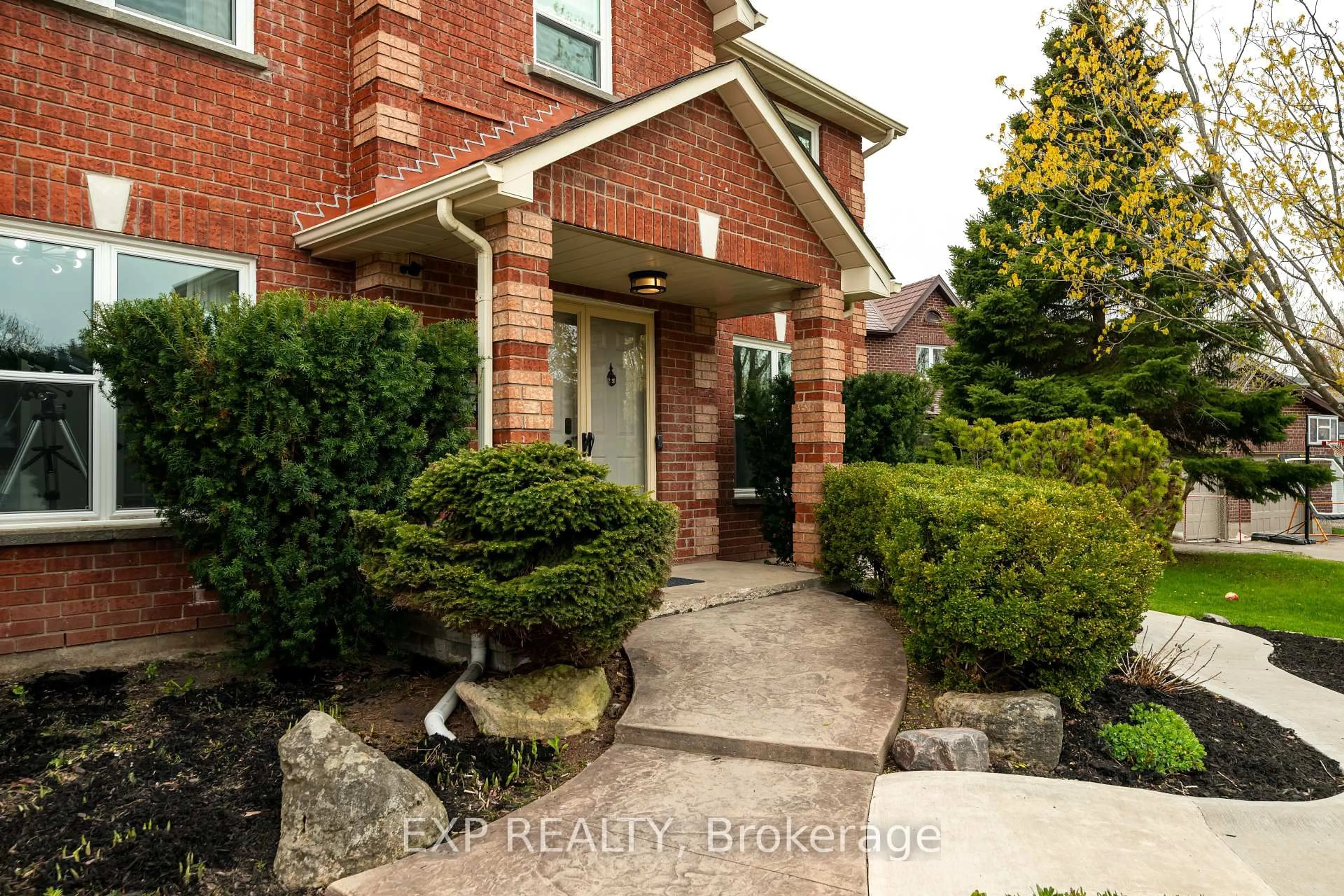 Home with brick exterior material, street for 218 Kensington Pl, Orangeville Ontario L9W 4G7