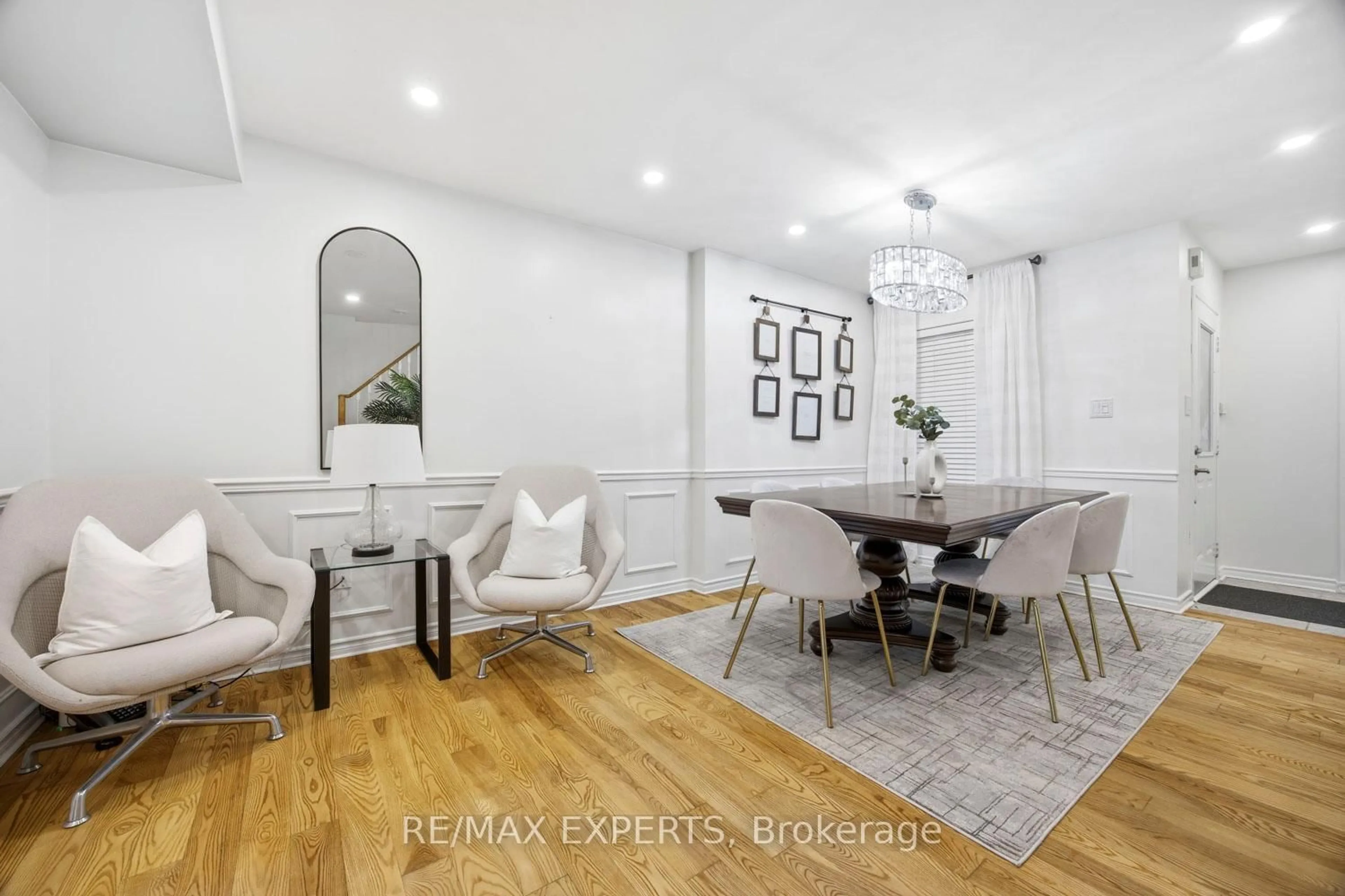 Dining room, unknown for 40 Dills Cres, Milton Ontario L9T 5P2