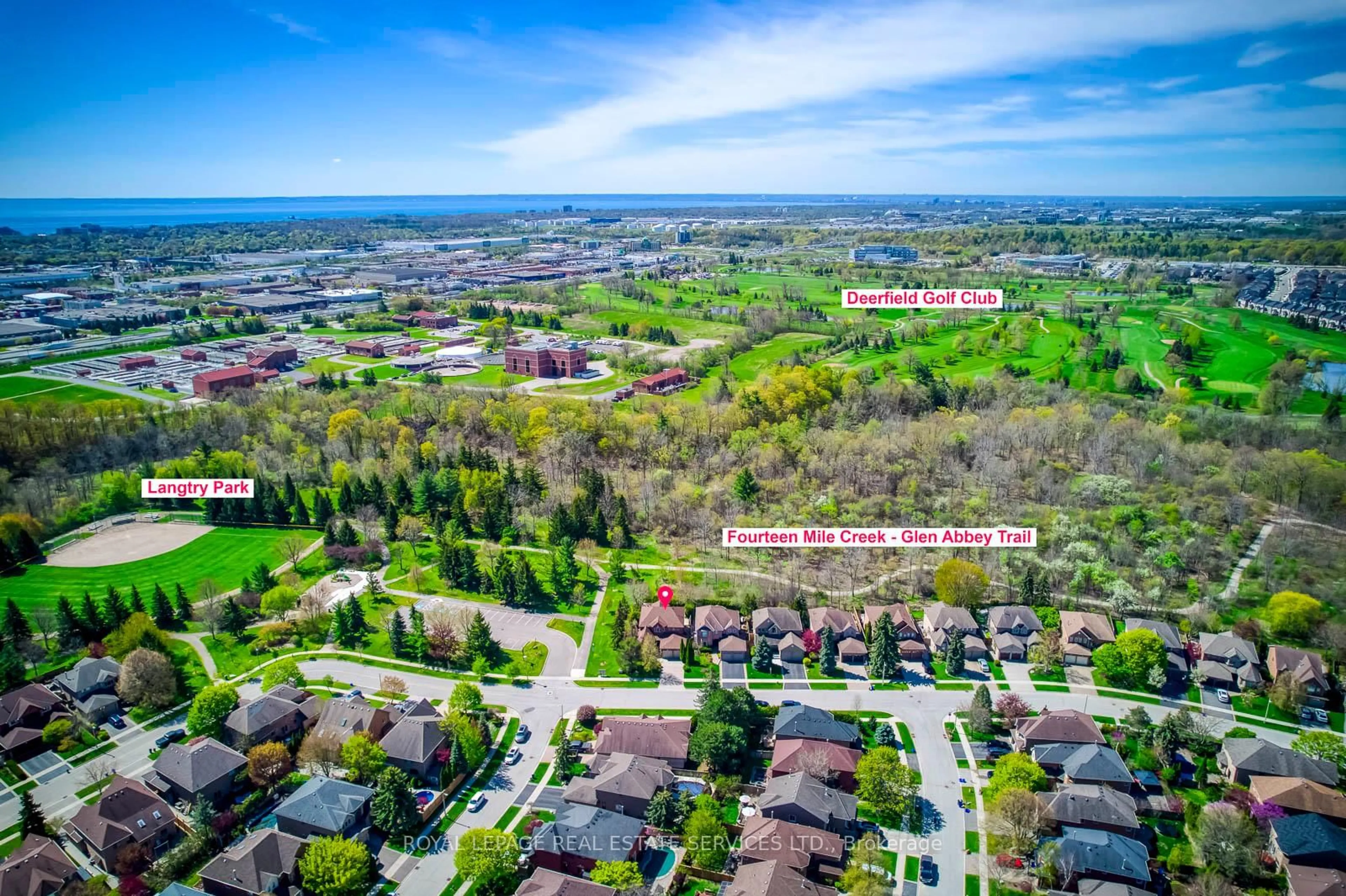 A pic from outside/outdoor area/front of a property/back of a property/a pic from drone, street for 2200 Brays Lane, Oakville Ontario L6M 3J7