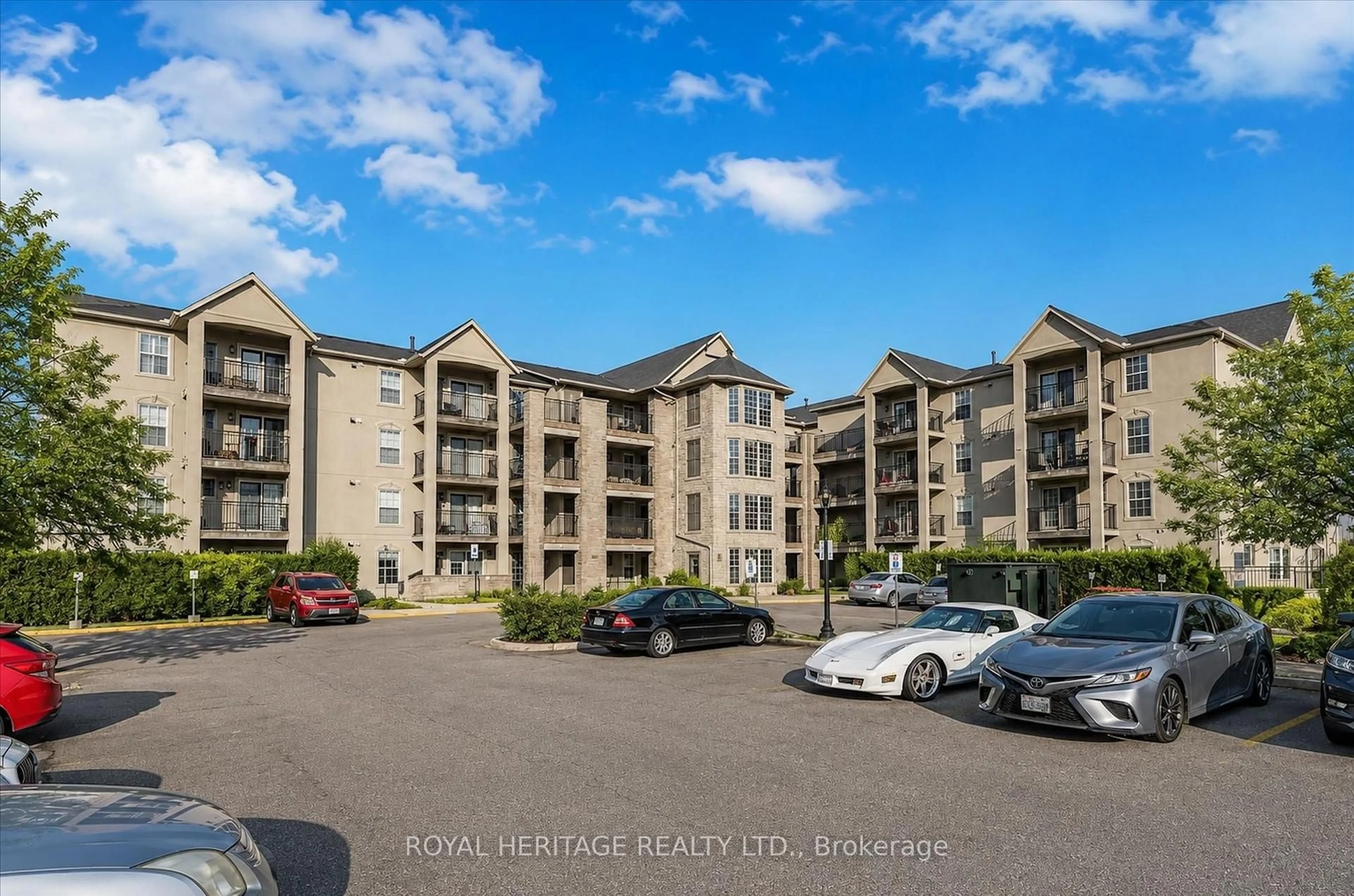 A pic from outside/outdoor area/front of a property/back of a property/a pic from drone, unknown for 1421 Walker's Line #305, Burlington Ontario L7M 4P4