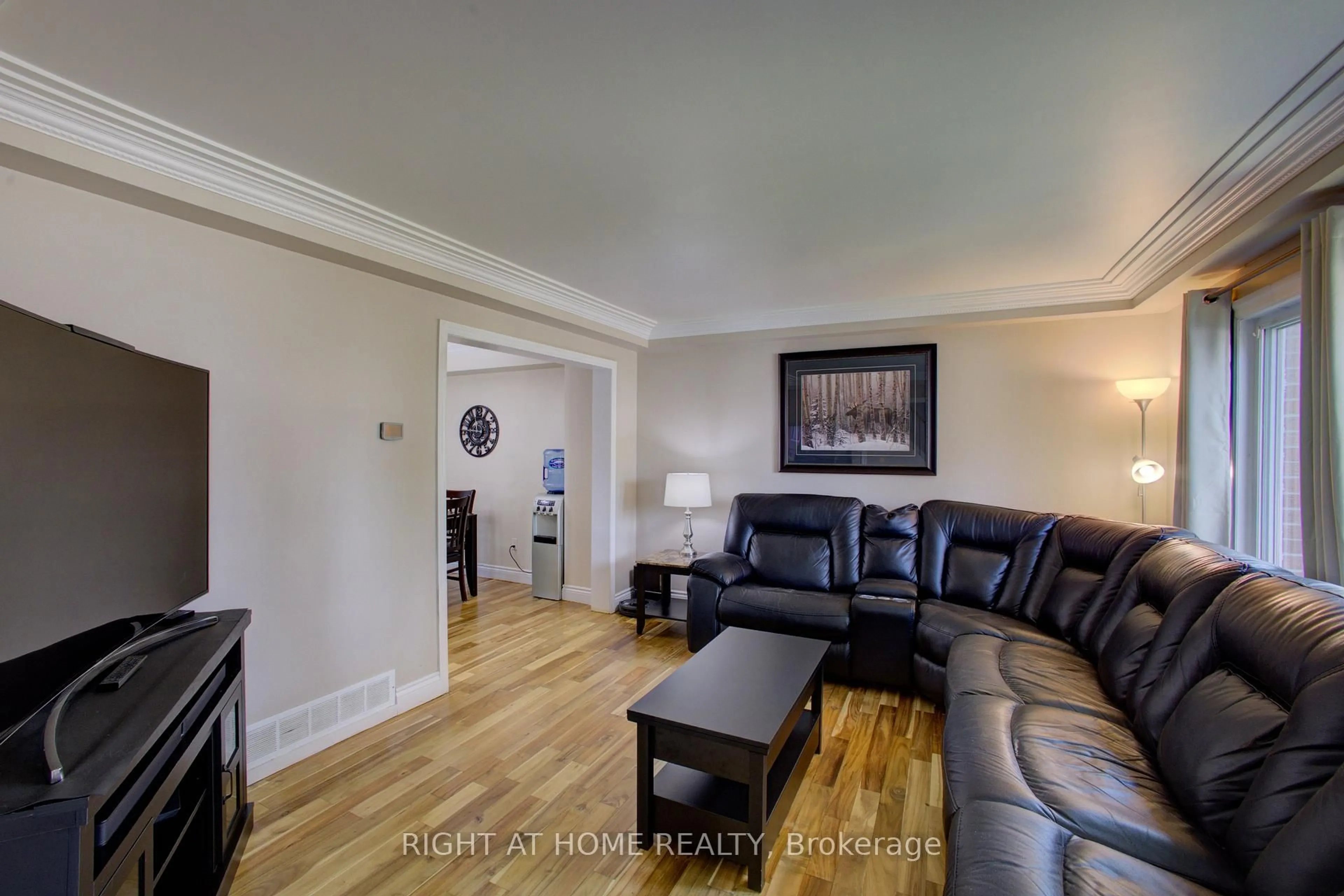 Living room with furniture, unknown for 3 Newton Dr, Orangeville Ontario L9W 3E3