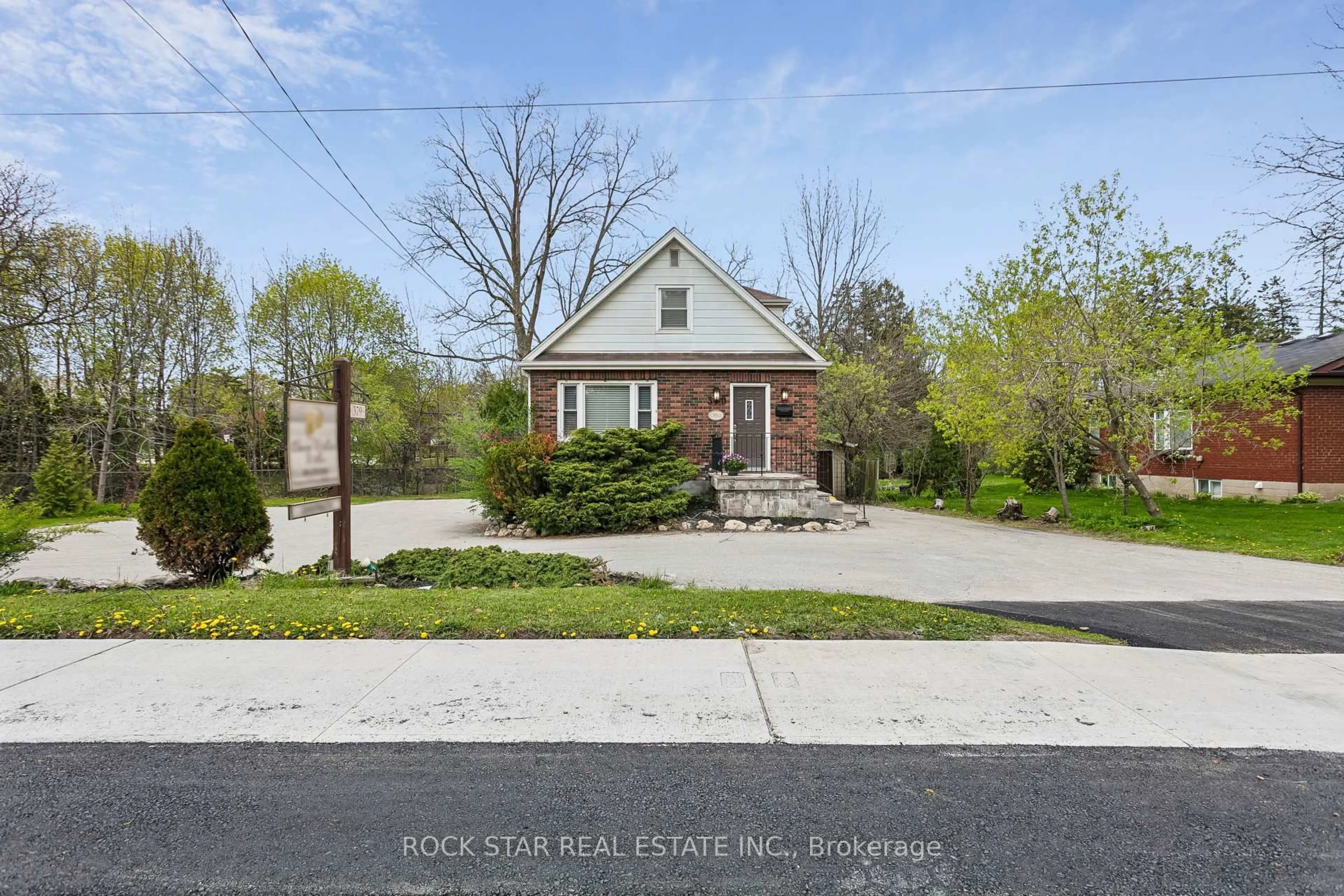 Home with brick exterior material, street for 379 Ontario St, Milton Ontario L9T 2N2