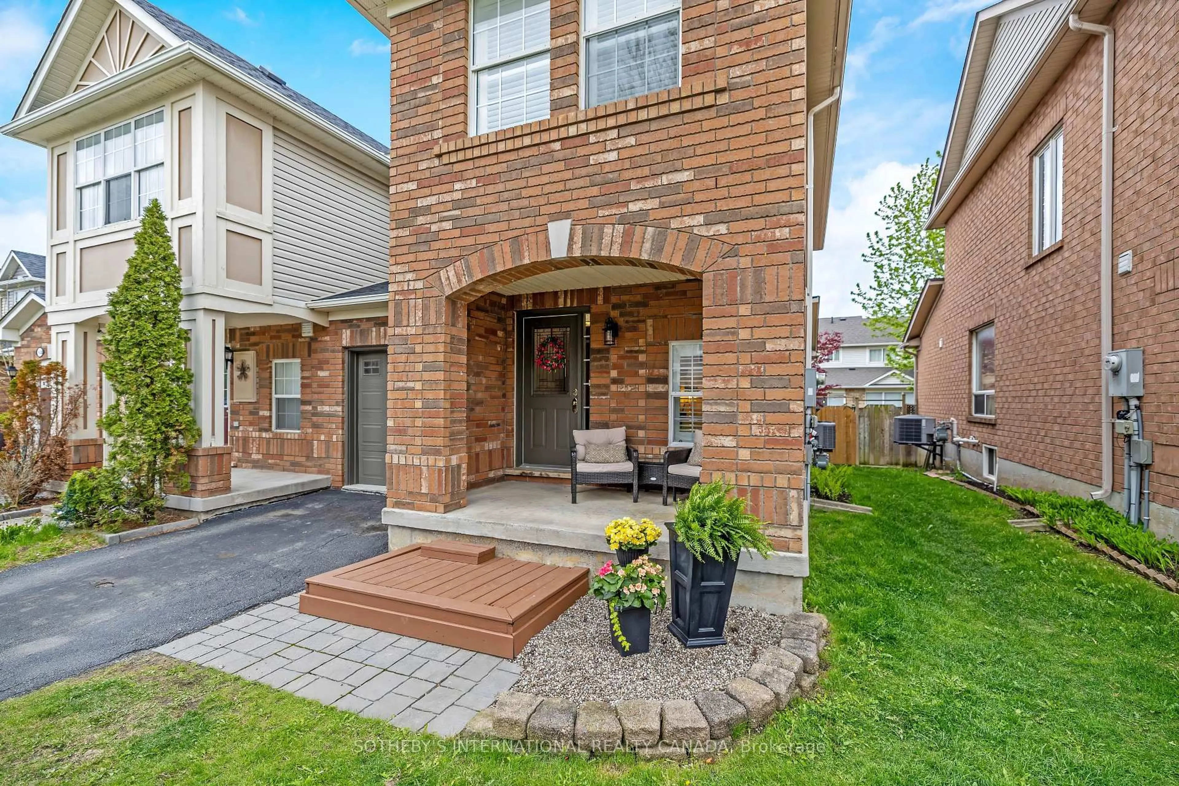 Home with brick exterior material, street for 1416 Mcdermott Way, Milton Ontario L9T 6L7