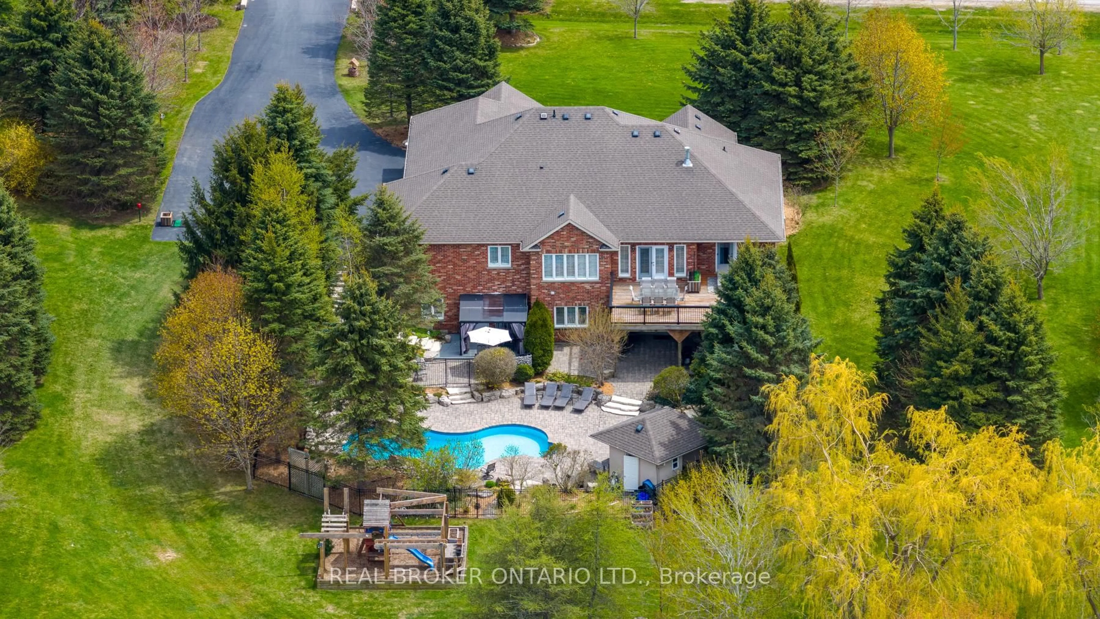 A pic from outside/outdoor area/front of a property/back of a property/a pic from drone, water/lake/river/ocean view for 9 Allison Crt, Halton Hills Ontario L7G 4S4