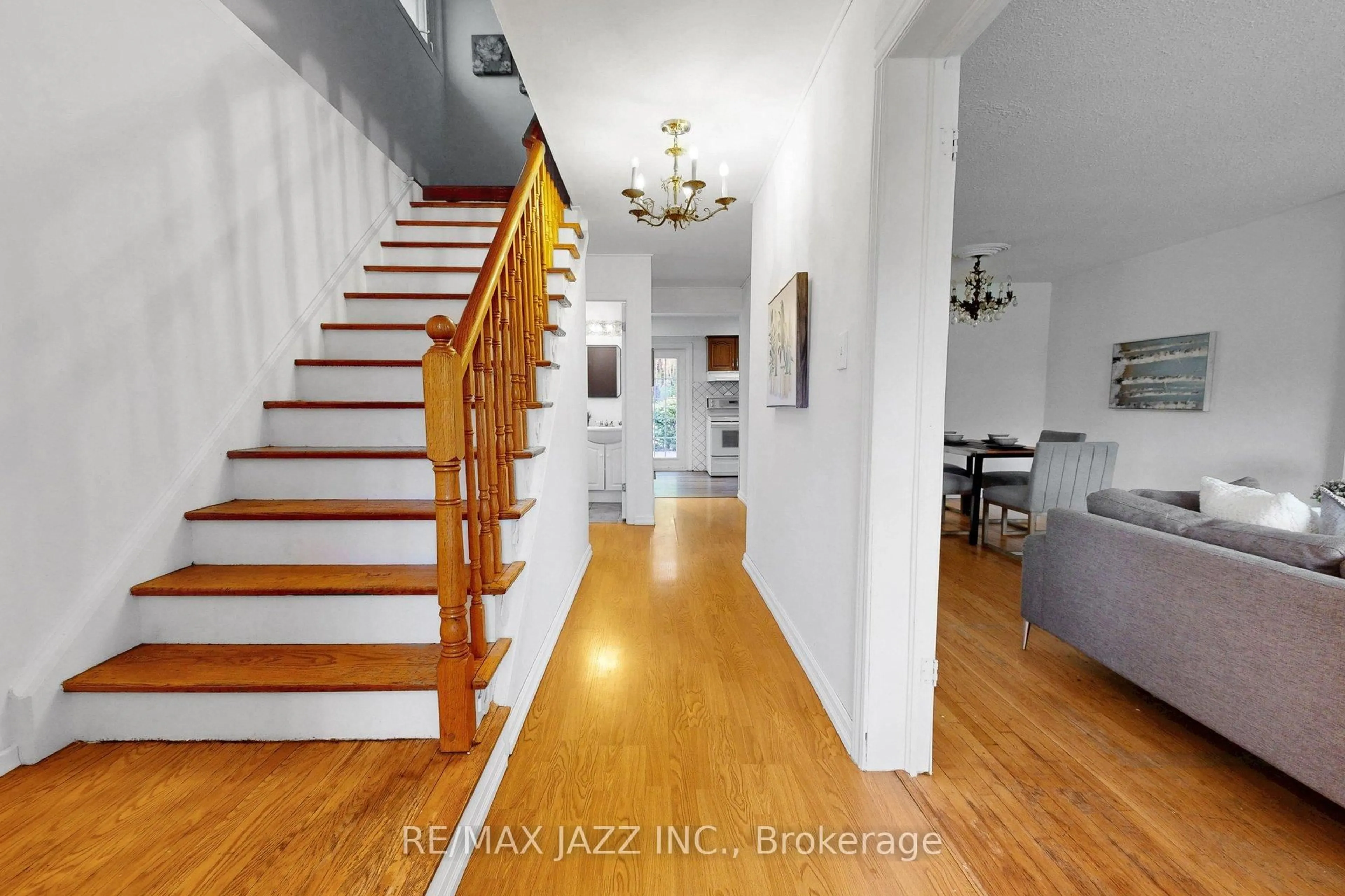 Unknown for 1947 Bonnymede Dr, Mississauga Ontario L5J 1E4