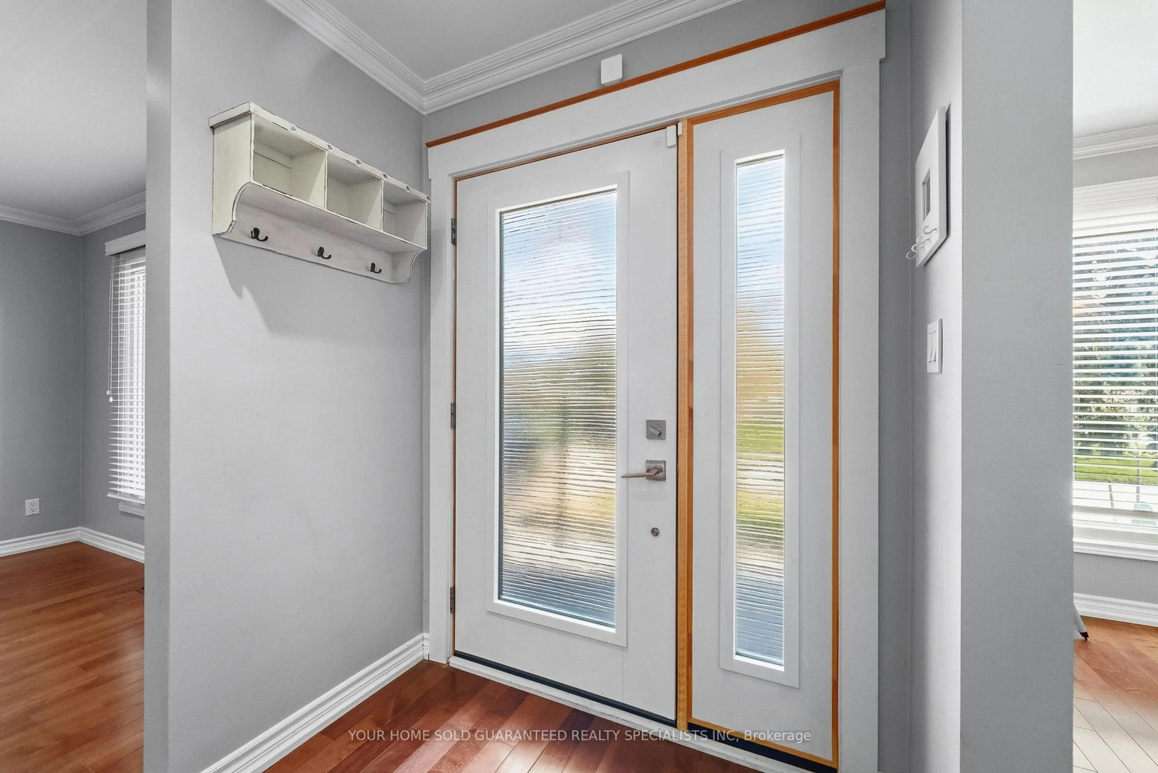 Indoor entryway for 947 Sierra Blvd, Mississauga Ontario L4Y 2E3