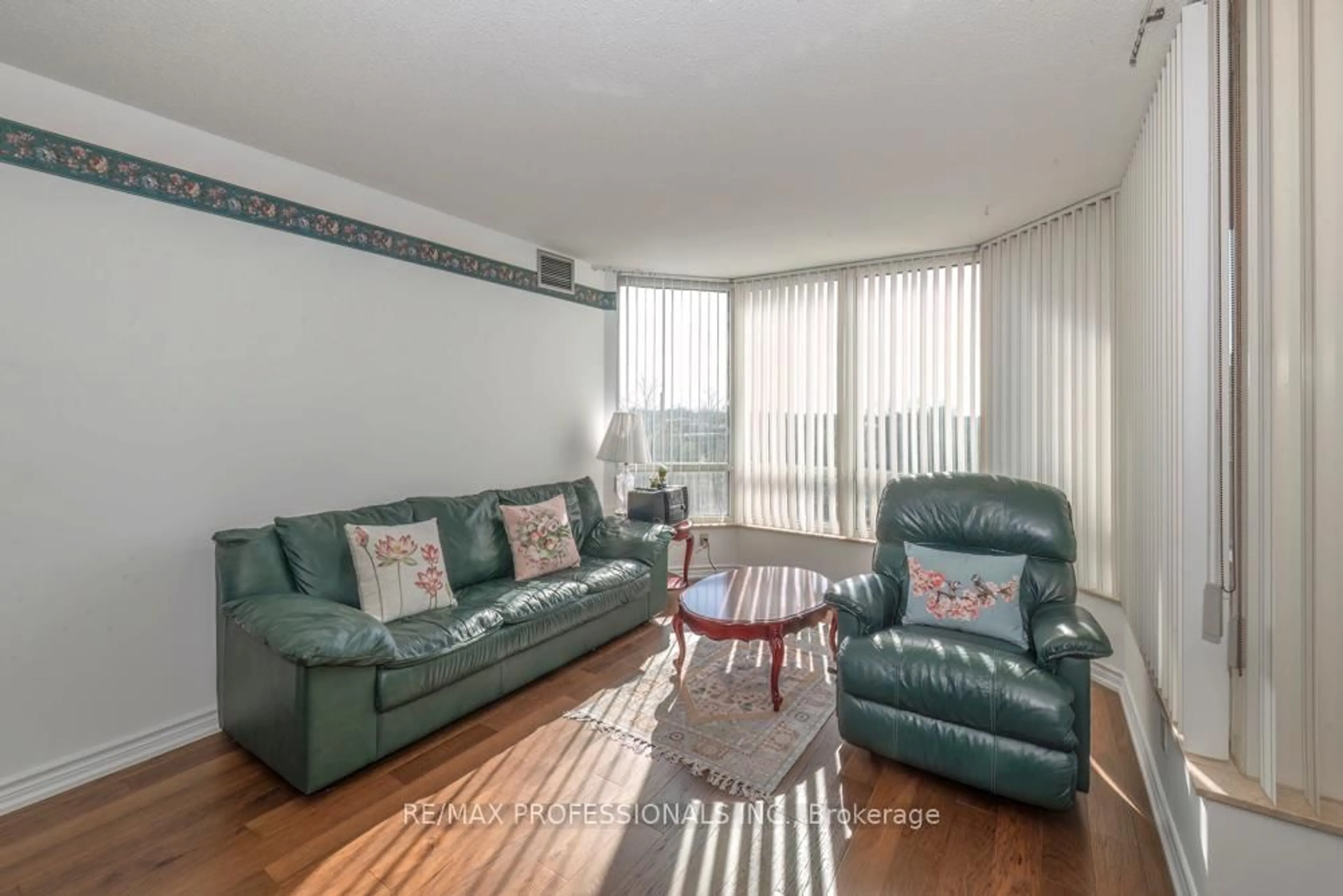 Living room with furniture, unknown for 1320 Islington Ave #702, Toronto Ontario M9A 5C6