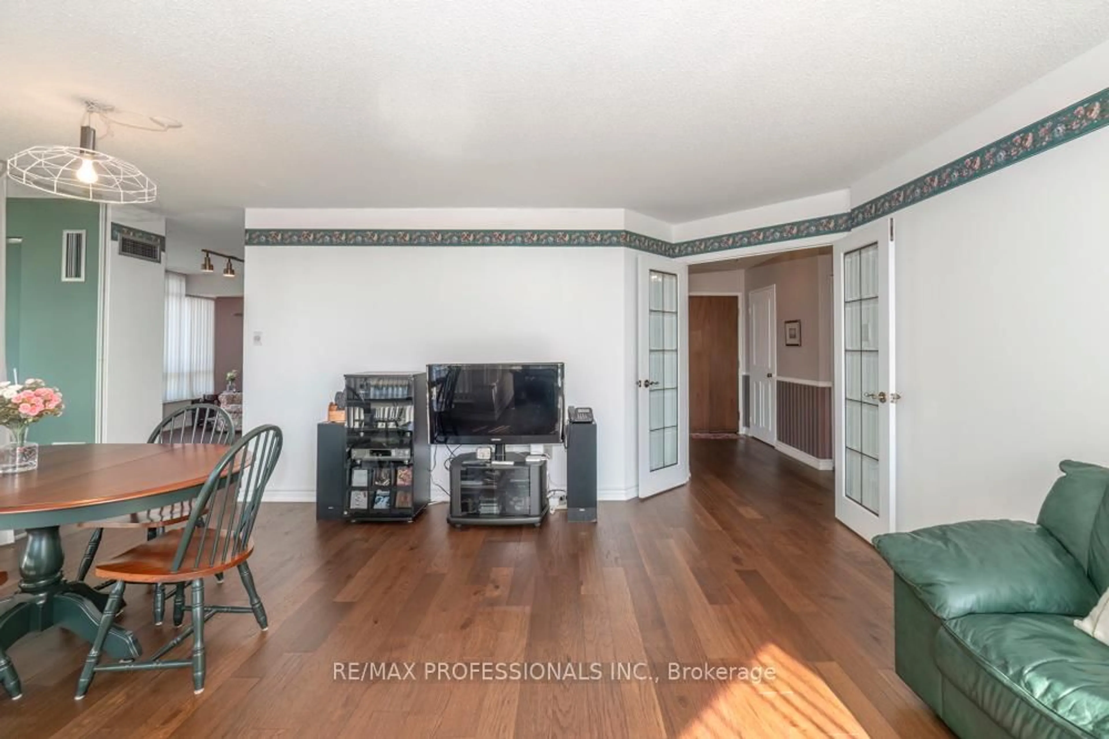 A pic of a room for 1320 Islington Ave #702, Toronto Ontario M9A 5C6