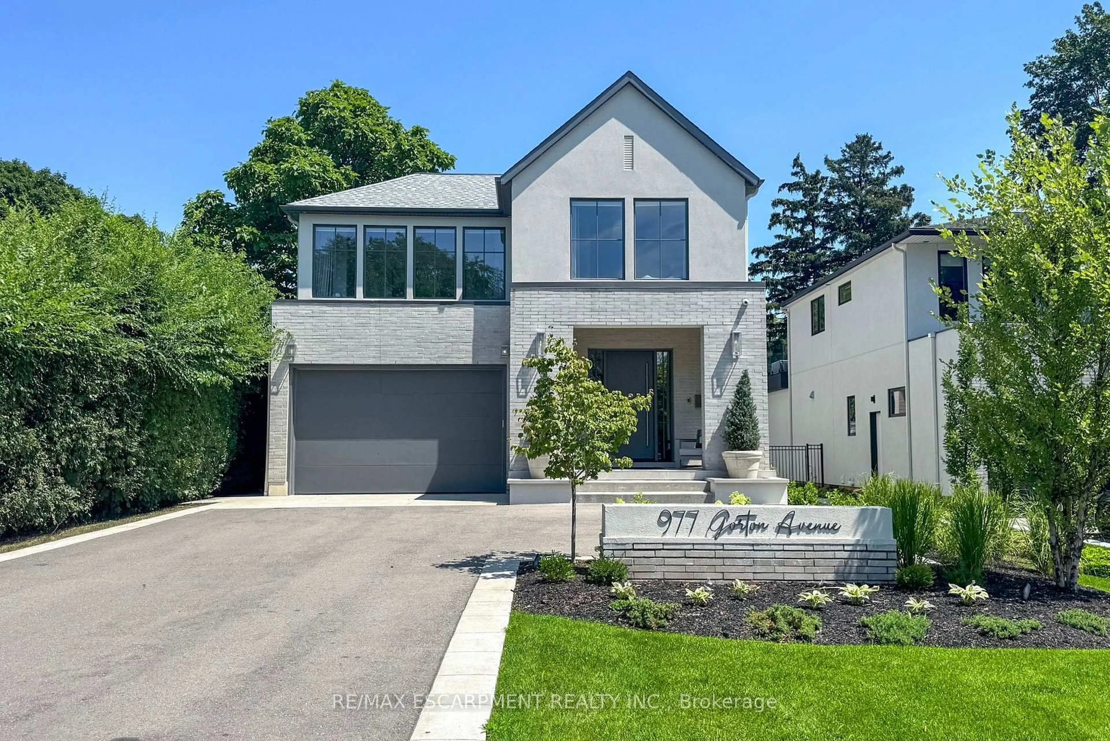 Home with brick exterior material, street for 977 Gorton Ave, Burlington Ontario L7T 1S6