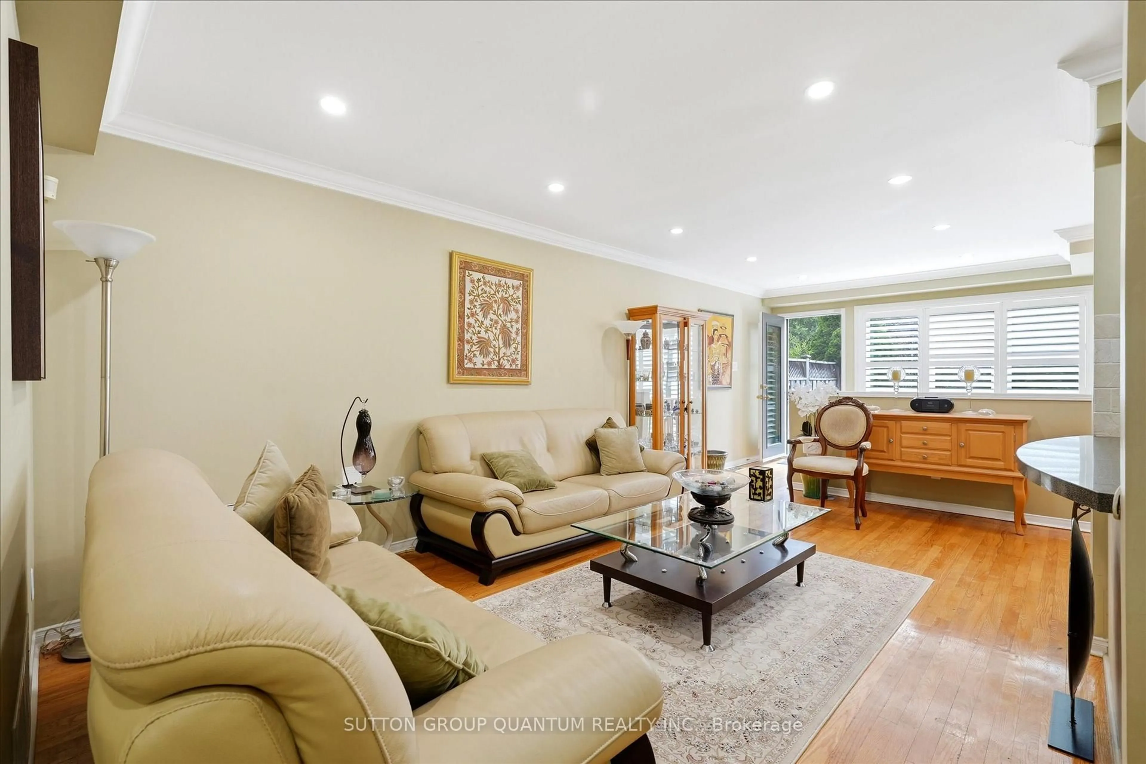 Living room with furniture, unknown for 1064 Queen St #10A, Mississauga Ontario L5H 4K3