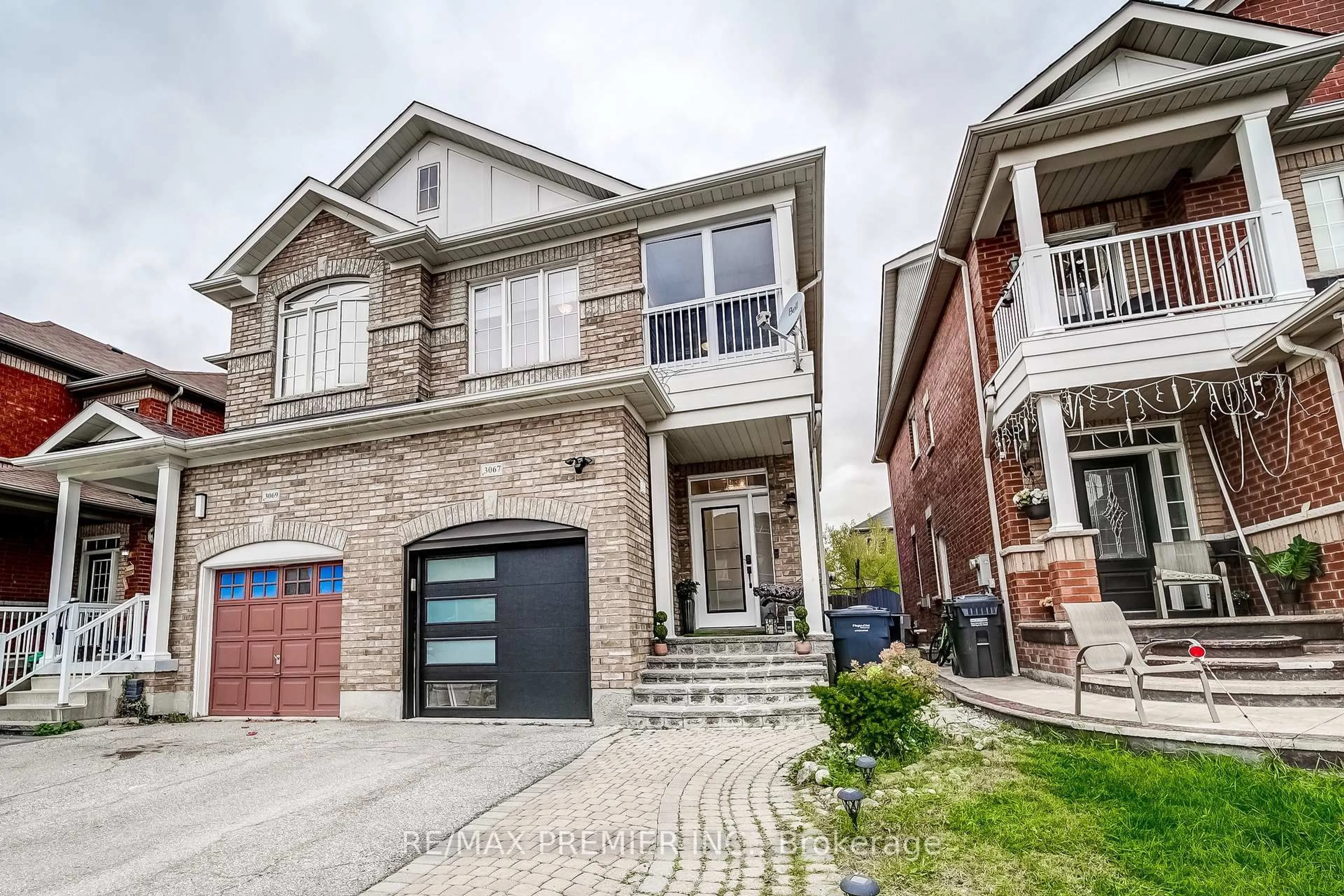Home with brick exterior material, street for 3067 Doyle St, Mississauga Ontario L5M 0N3