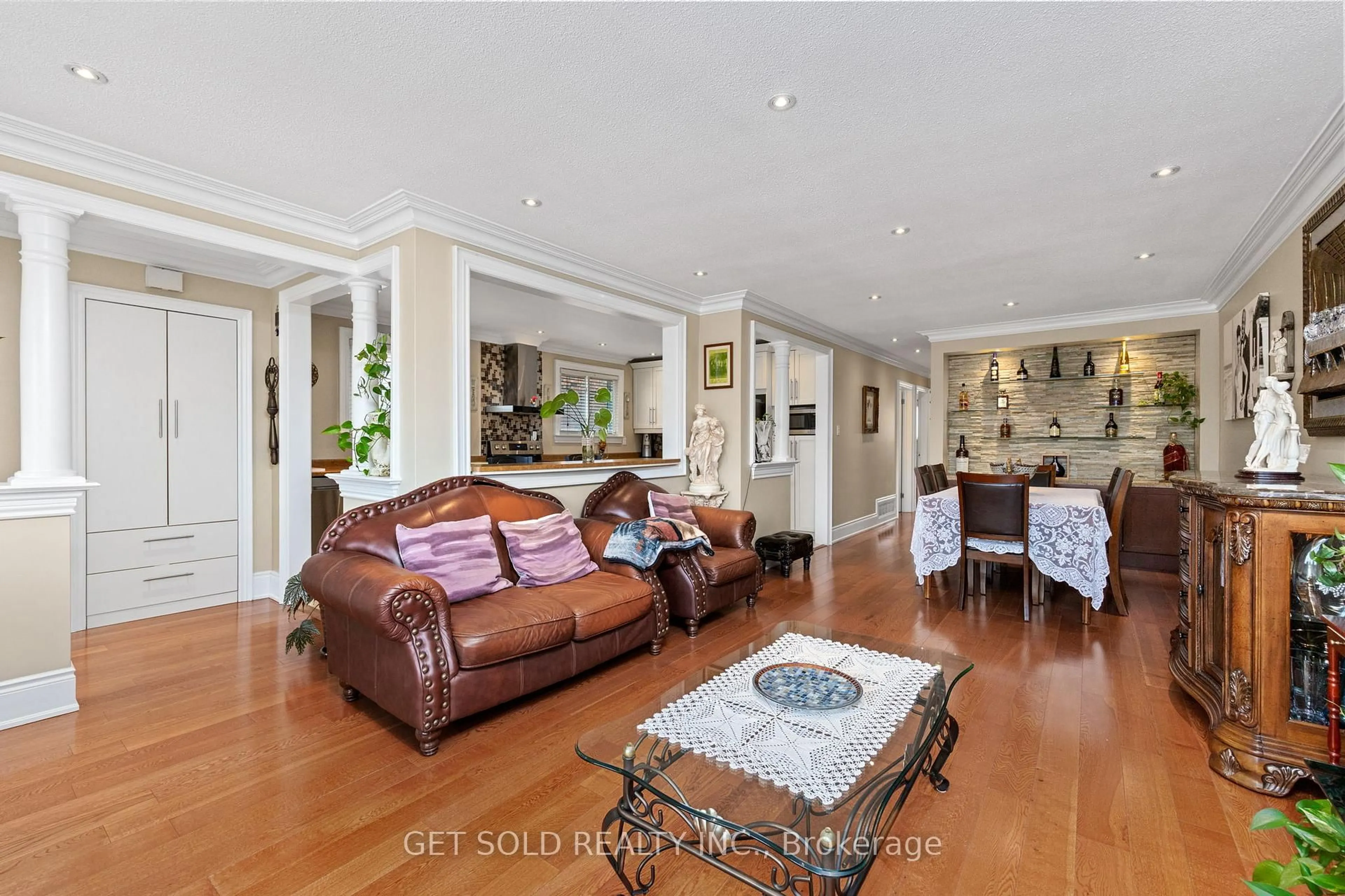 Living room with furniture, unknown for 238 Firgrove Cres, Toronto Ontario M3N 1K8