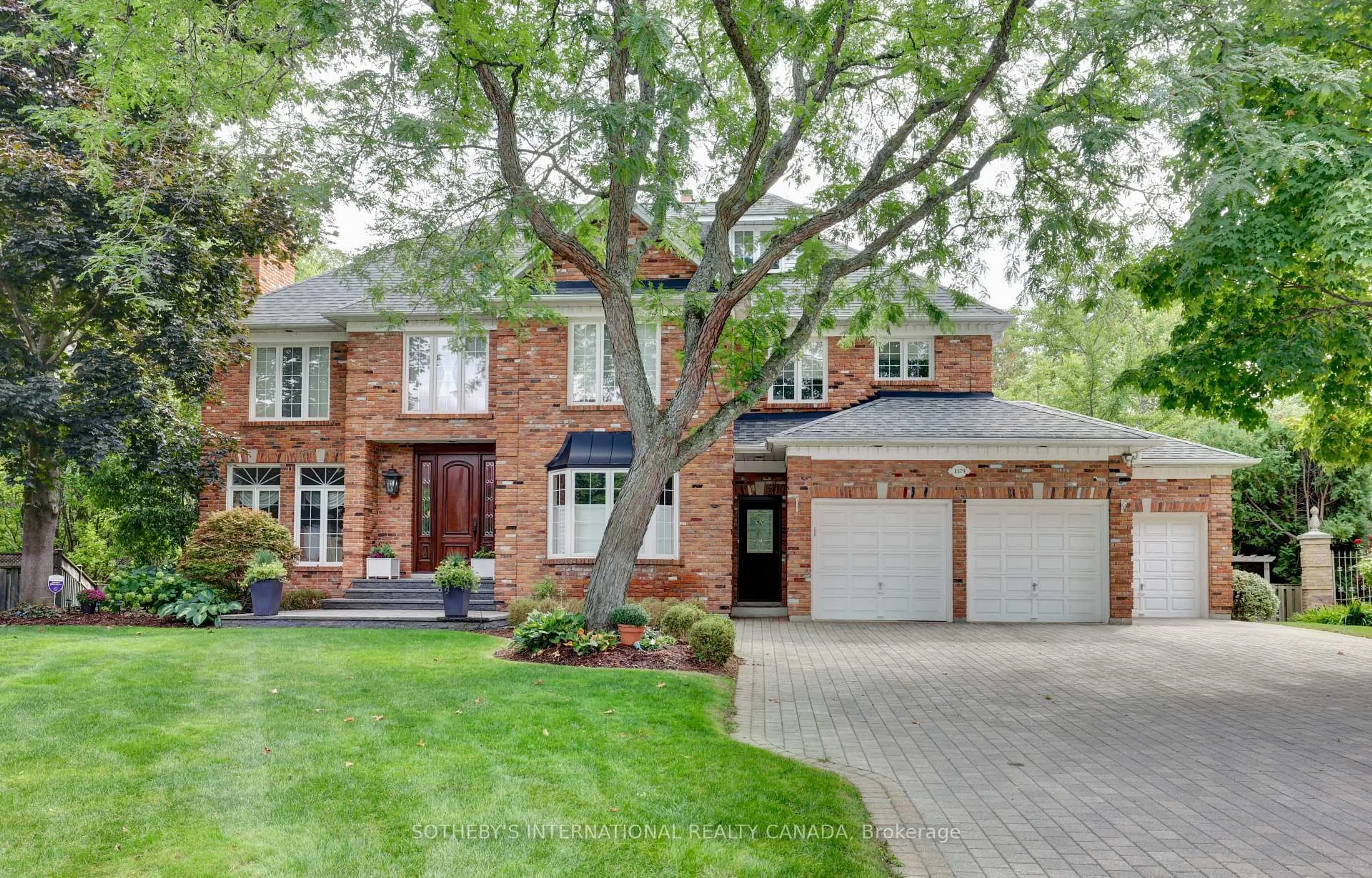 Home with brick exterior material, street for 1379 Meadow Green Crt, Mississauga Ontario L5H 4J3