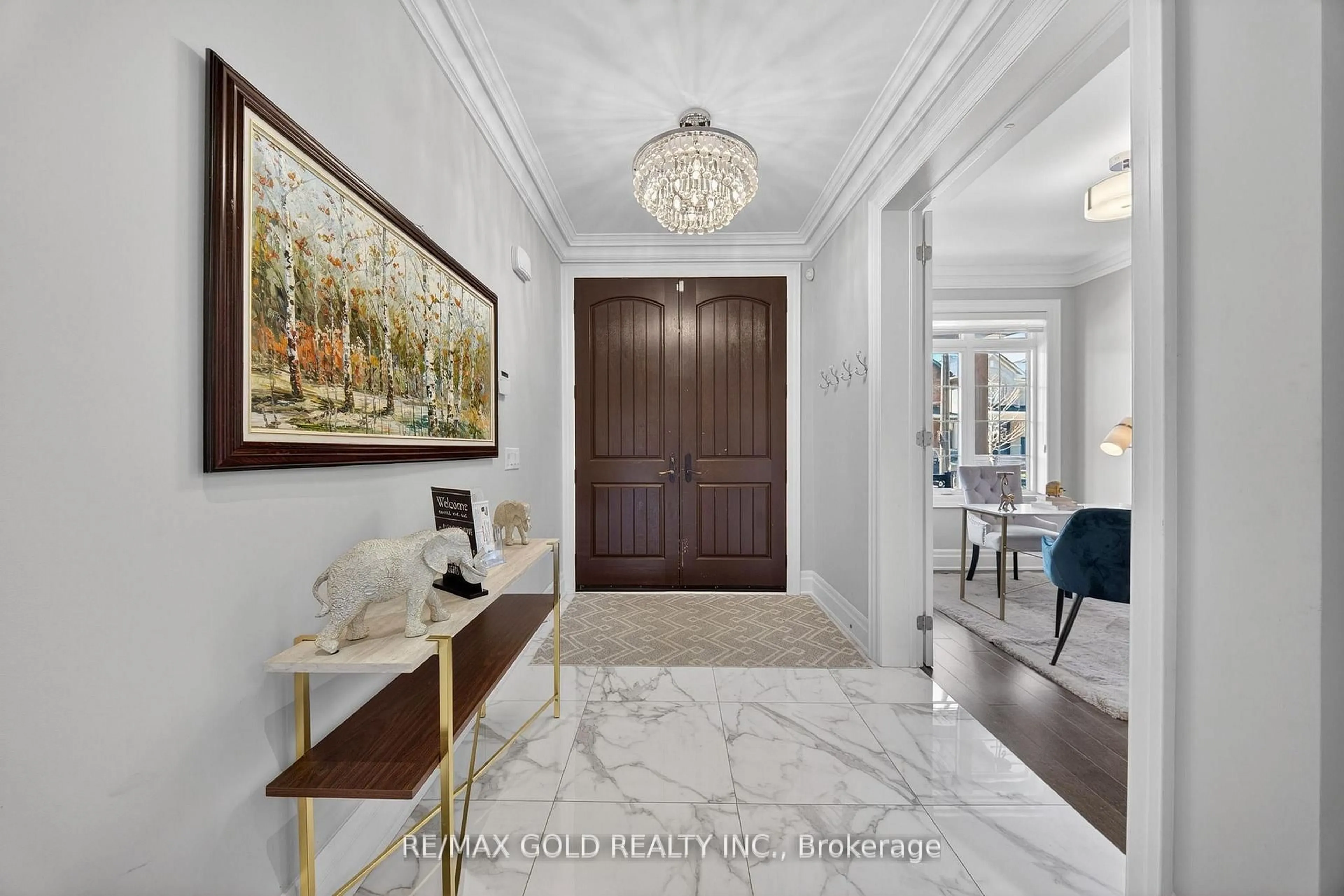 Indoor entryway for 31 Fieldstone Lane Ave, Caledon Ontario L7C 1C4