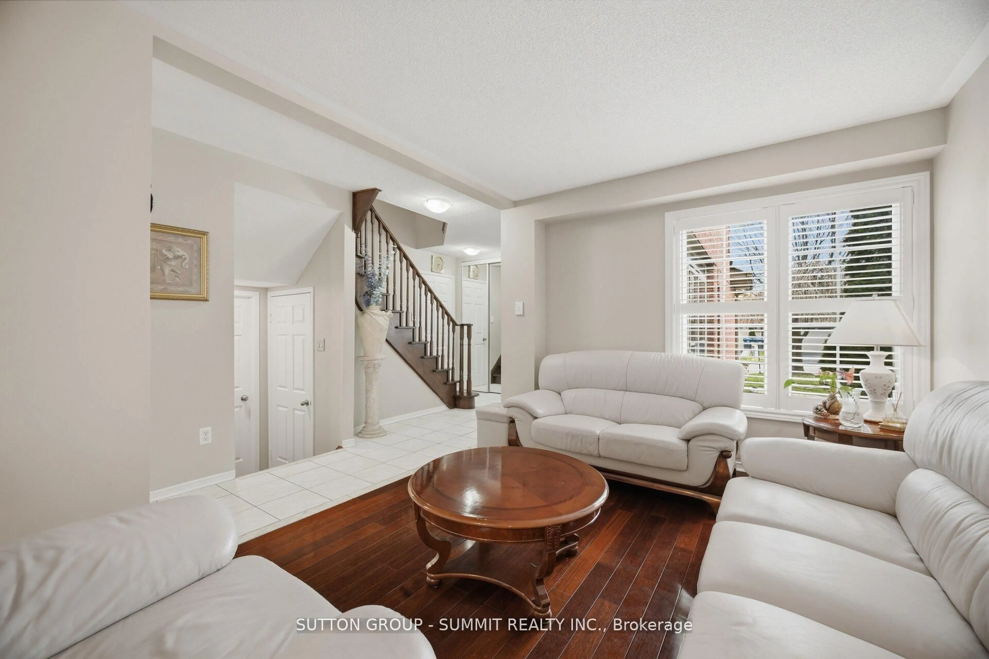 Living room with furniture, unknown for 5387 FLATFORD Rd, Mississauga Ontario L5V 1Y6
