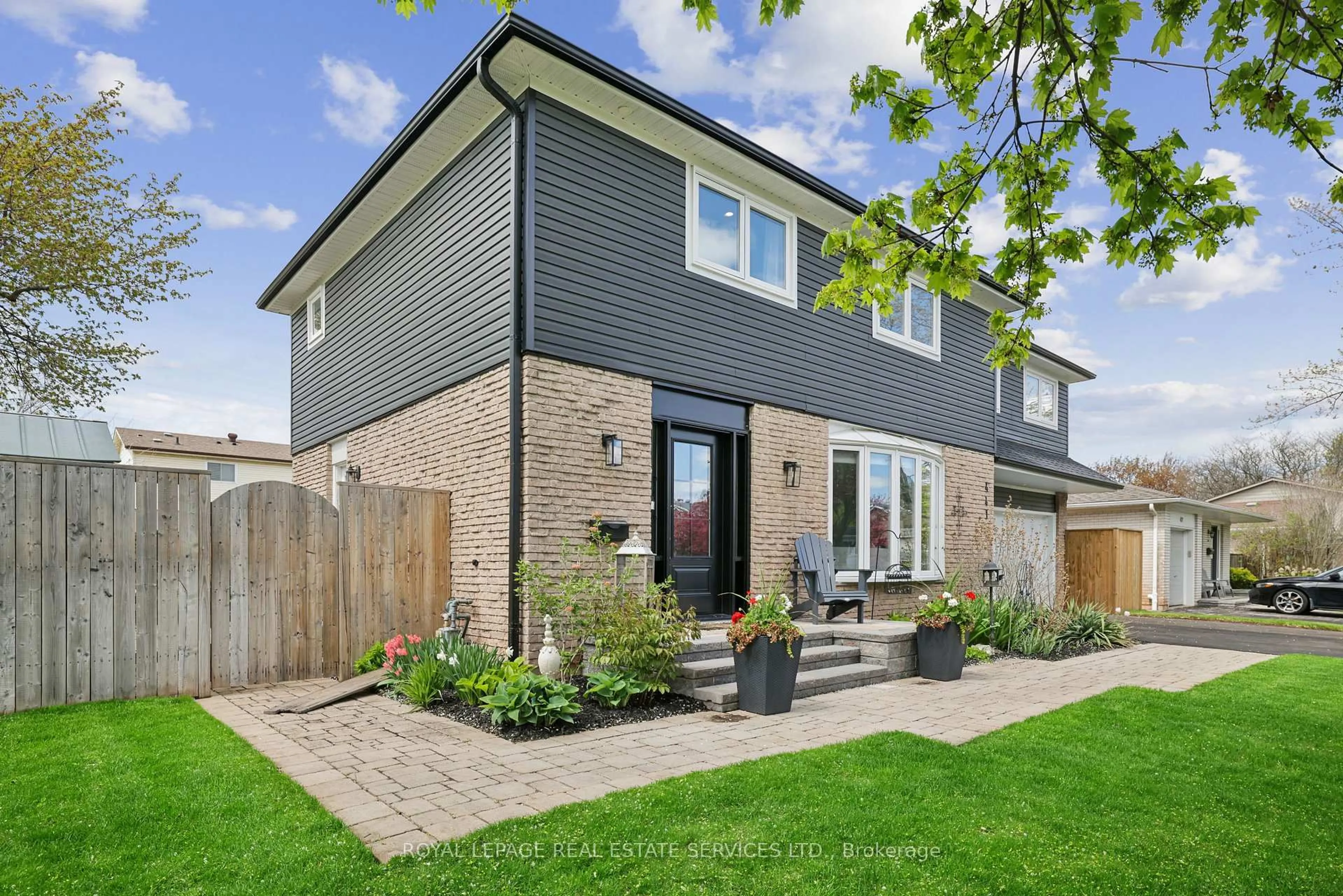 Home with brick exterior material, street for 441 Withnell Cres, Oakville Ontario L6L 3M1
