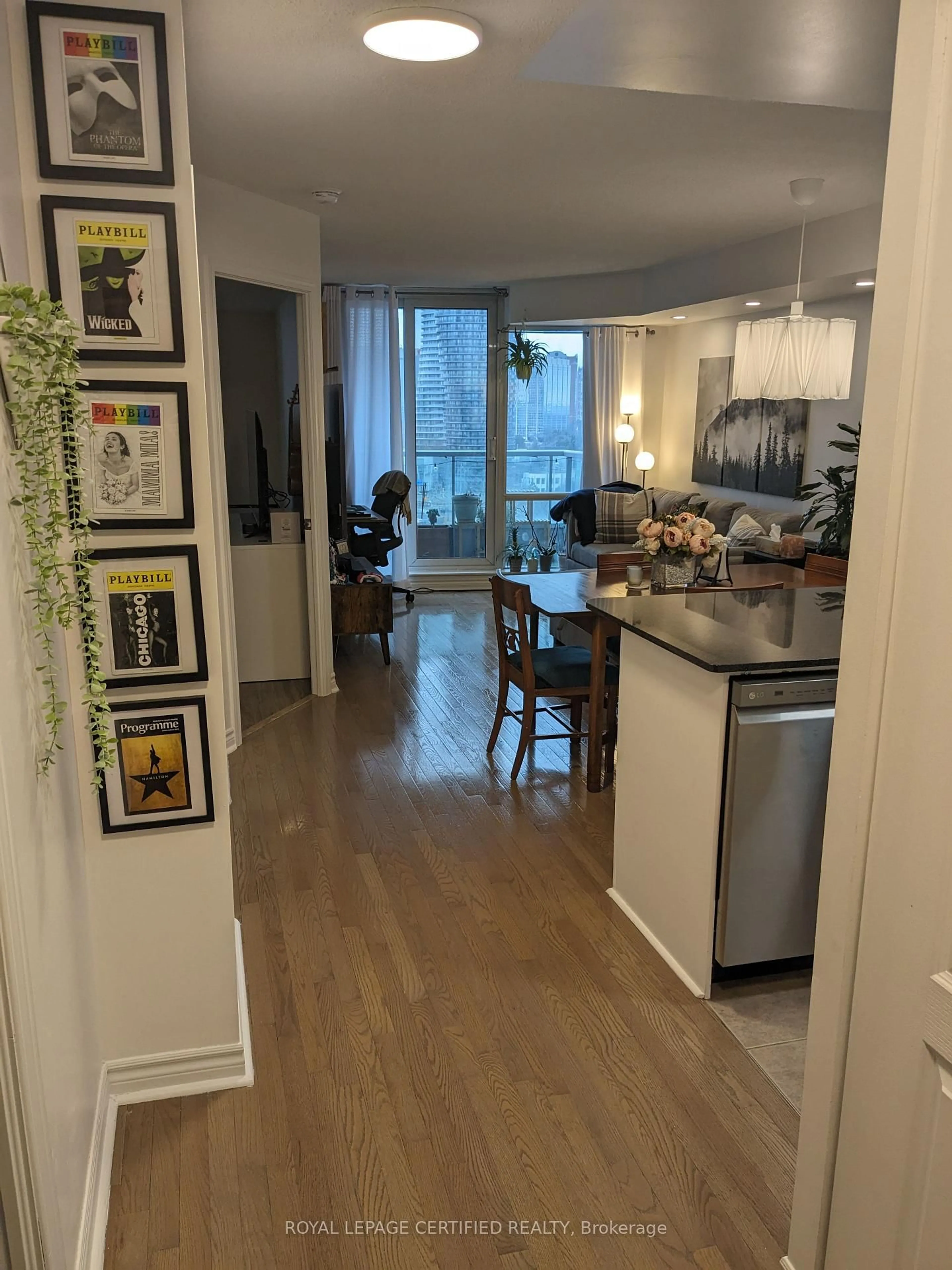 Unknown for 1 Elm Dr #1410, Mississauga Ontario L5B 4M1