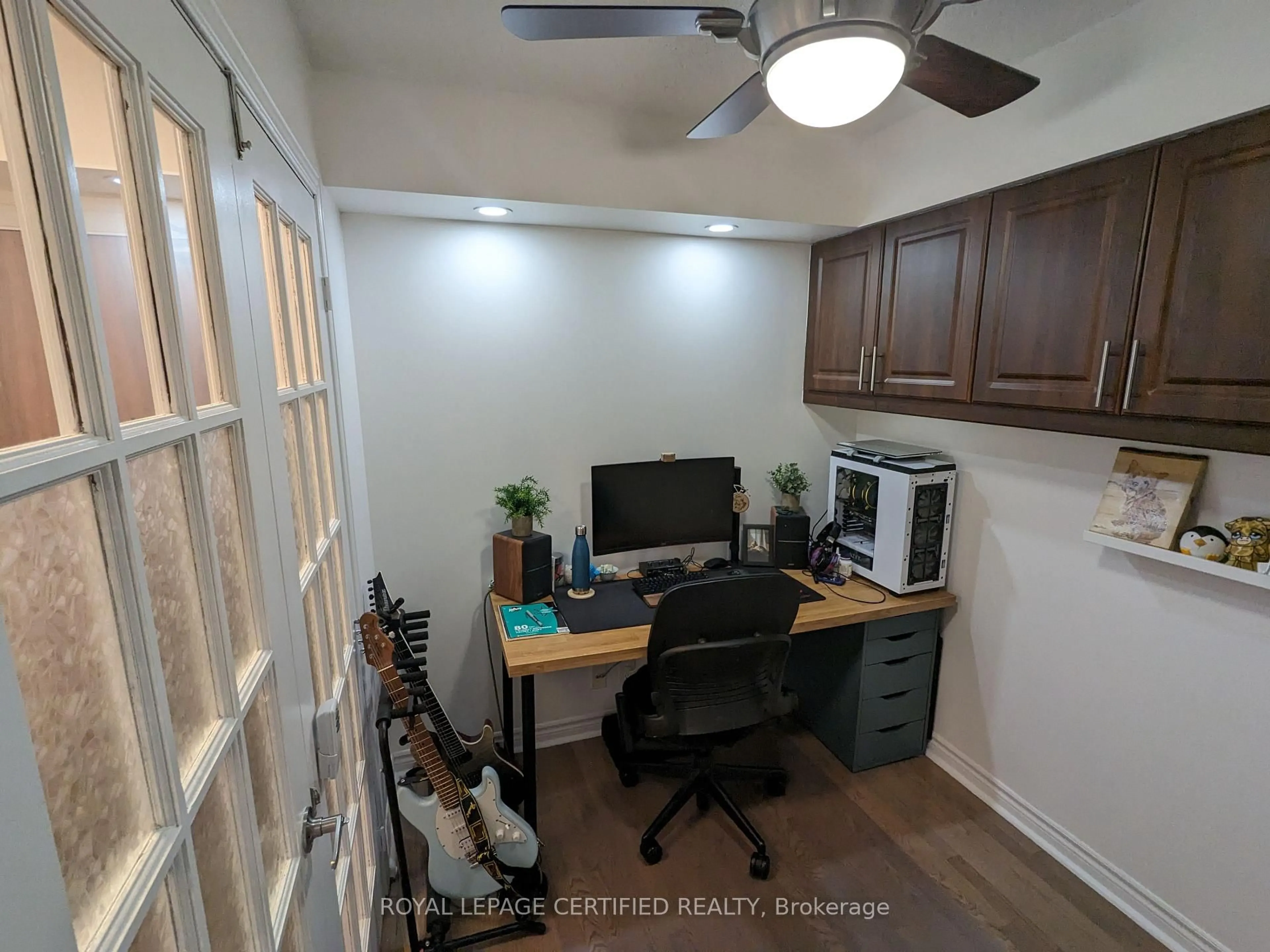 A pic of a room for 1 Elm Dr #1410, Mississauga Ontario L5B 4M1