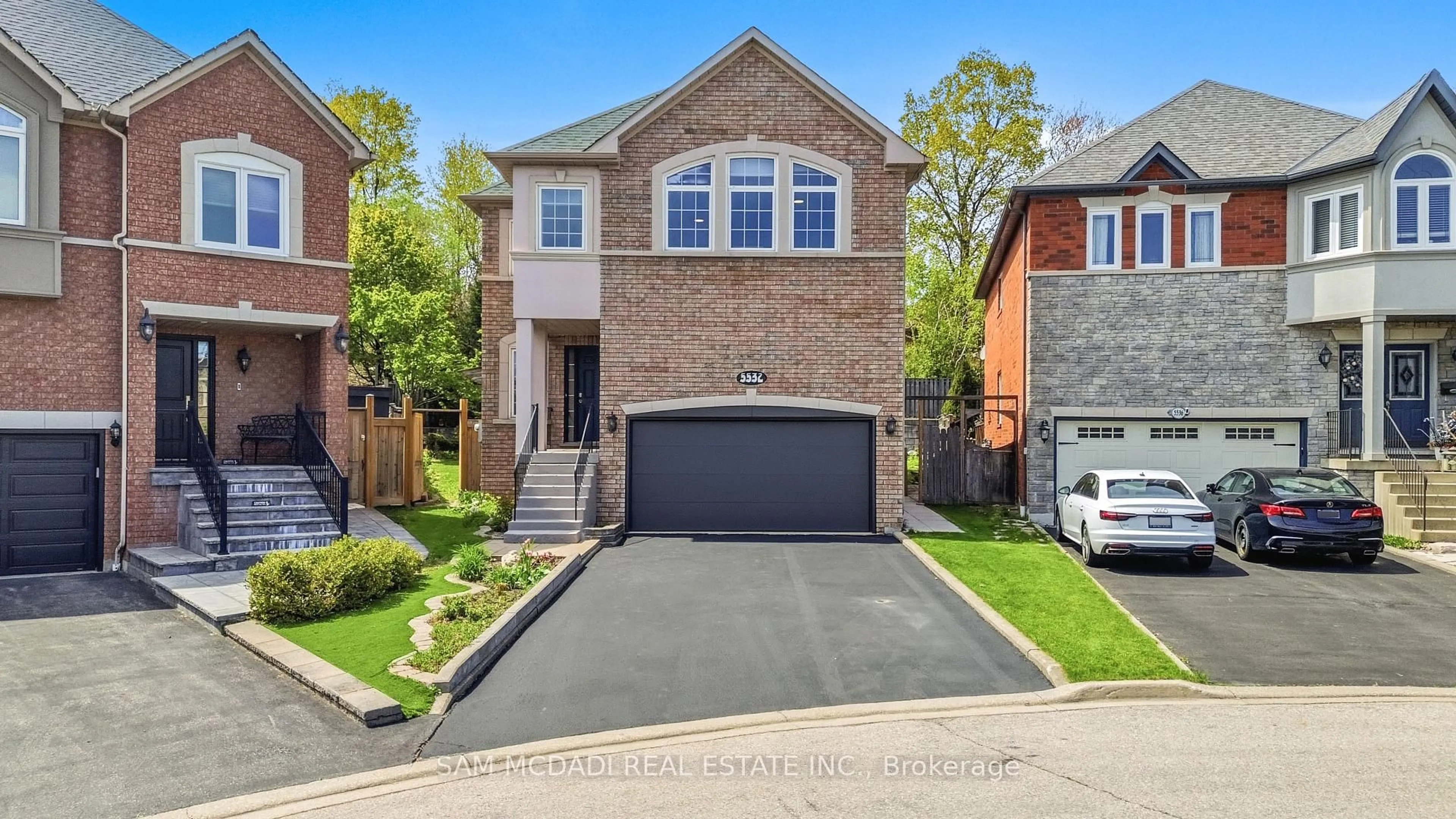 Home with brick exterior material, street for 5532 Windy Hill Crt, Mississauga Ontario L4Z 3W4