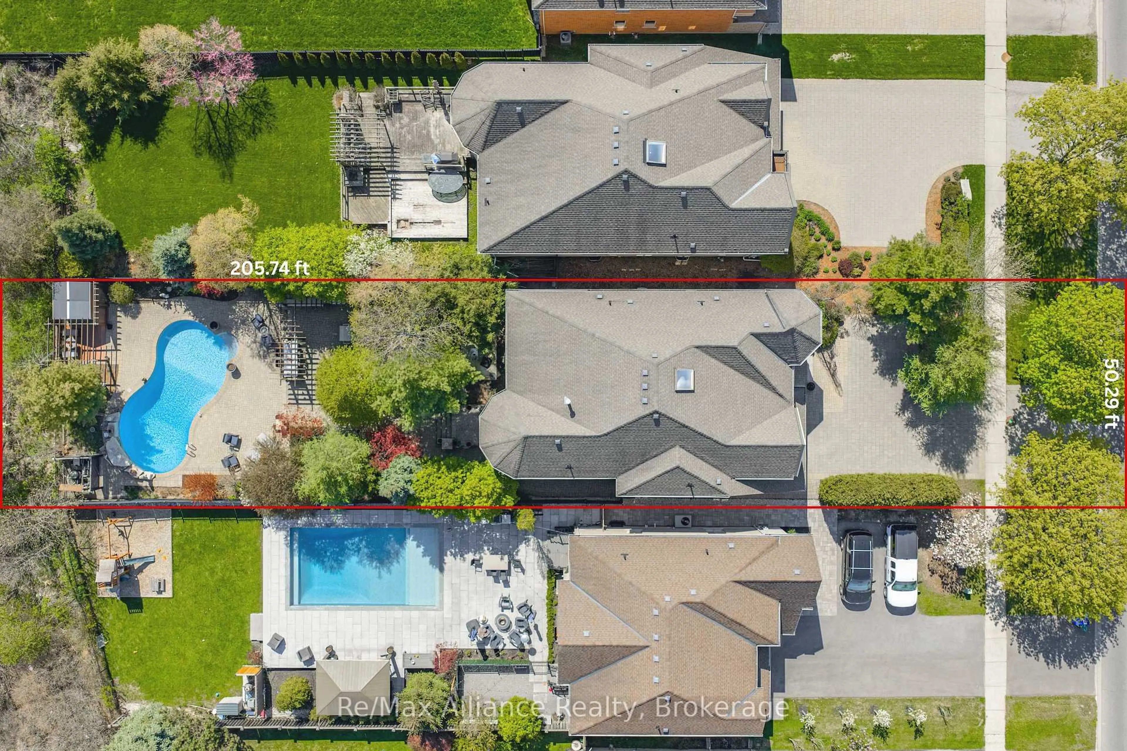 A pic from outside/outdoor area/front of a property/back of a property/a pic from drone, street for 203 Burloak Dr, Oakville Ontario L6L 6T6