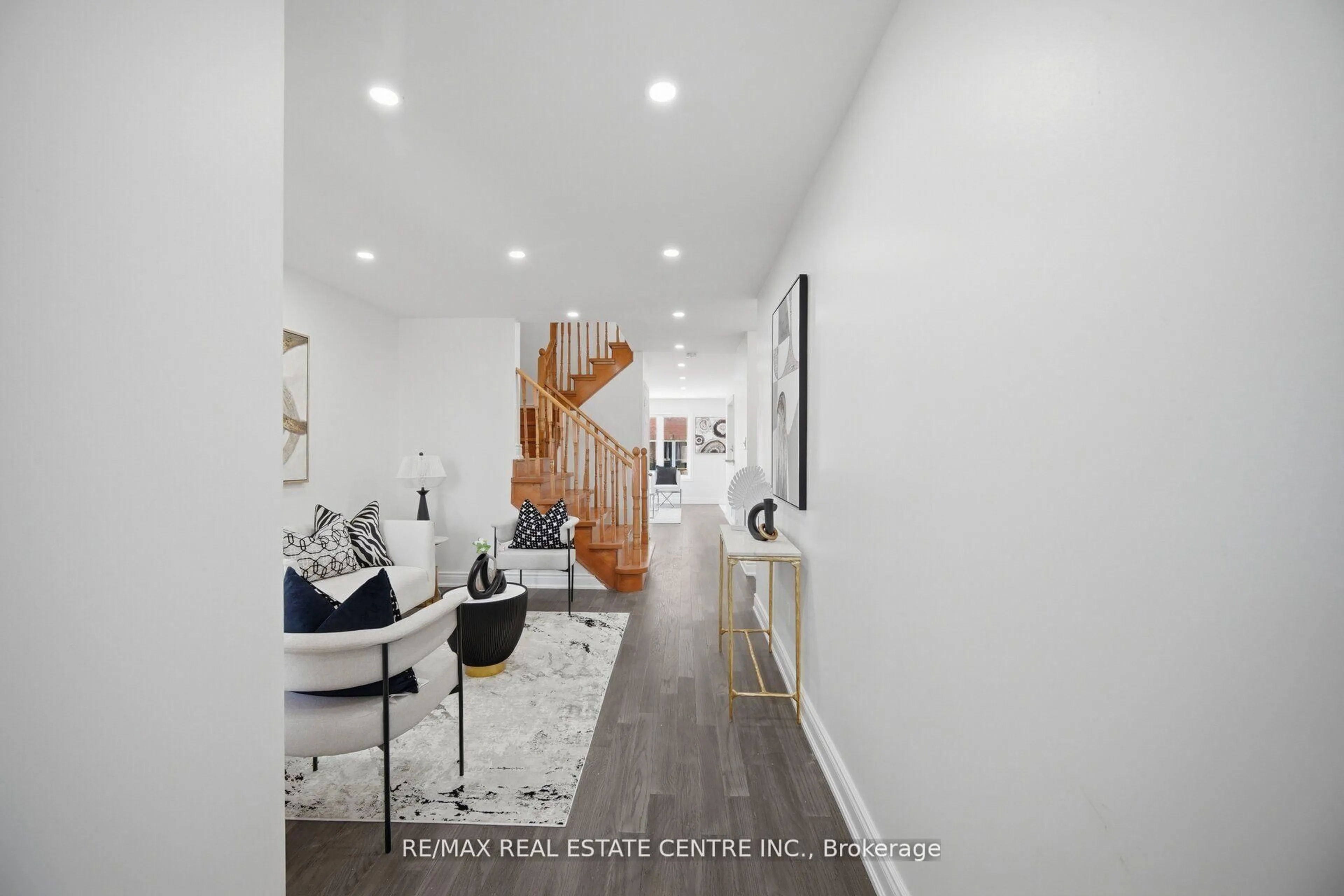 Indoor entryway for 23 Brucewood Rd, Brampton Ontario L6R 3N1